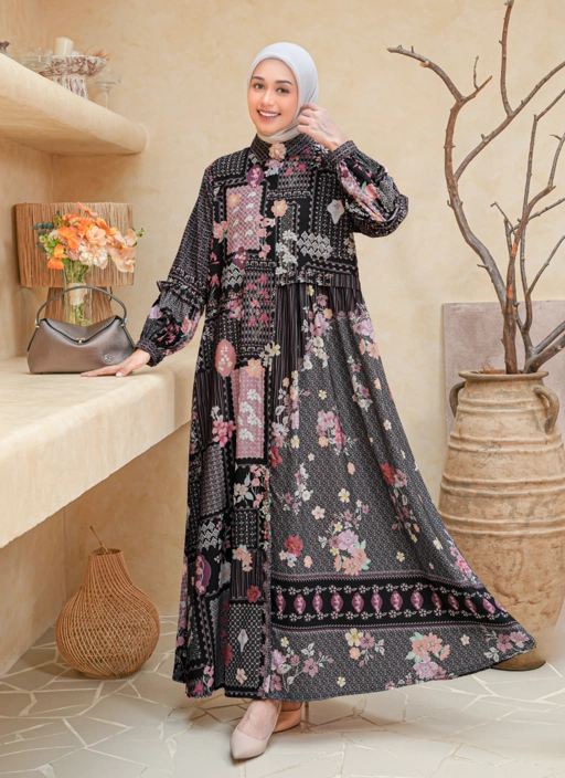Image of Sadira Dress Onyx