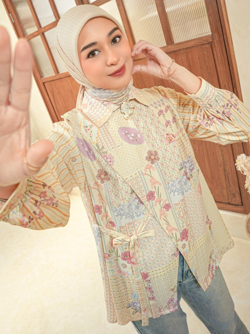 Image of Sadira Blouse Canary