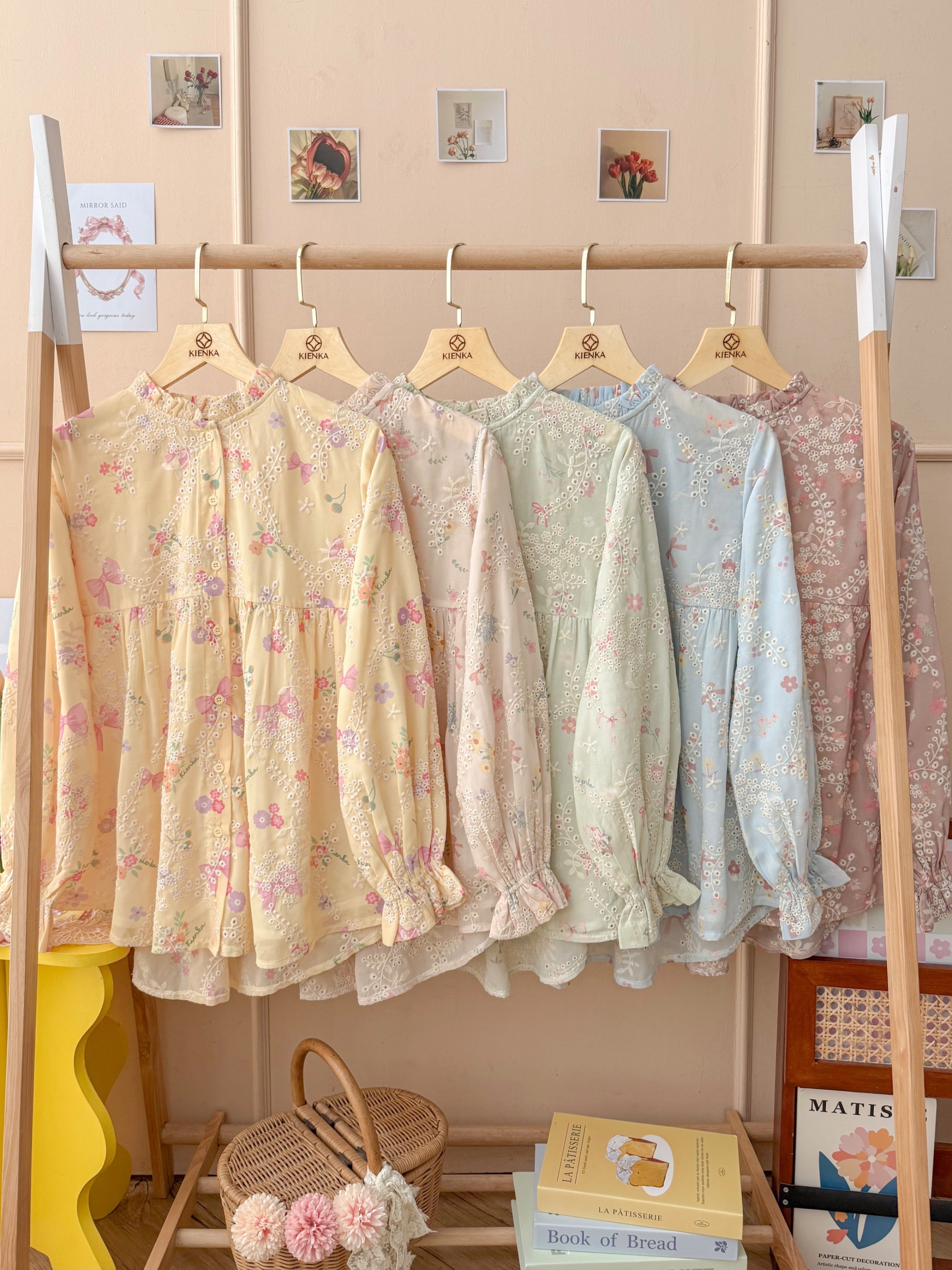 Yoona Embroidery Blouse Ivory
