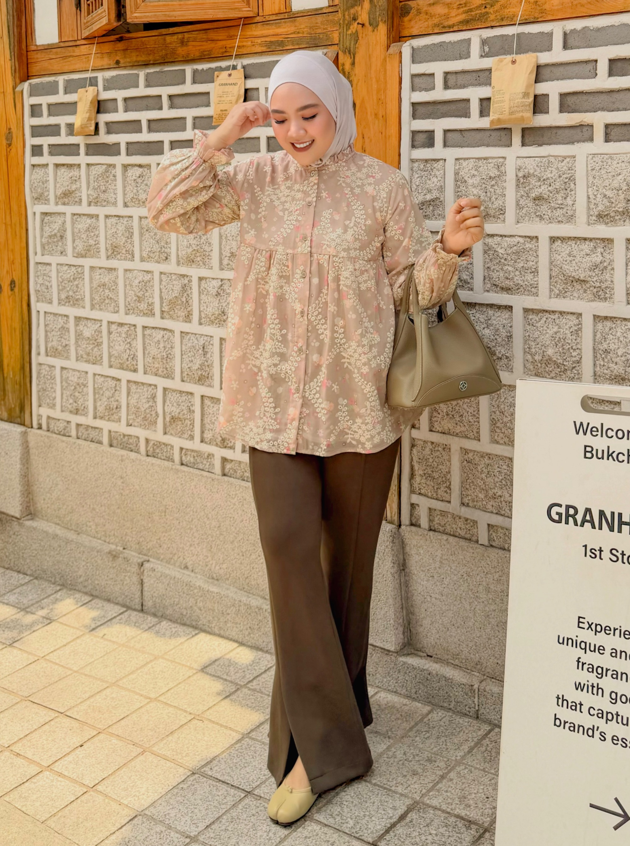 Yoona Embroidery Blouse Granola
