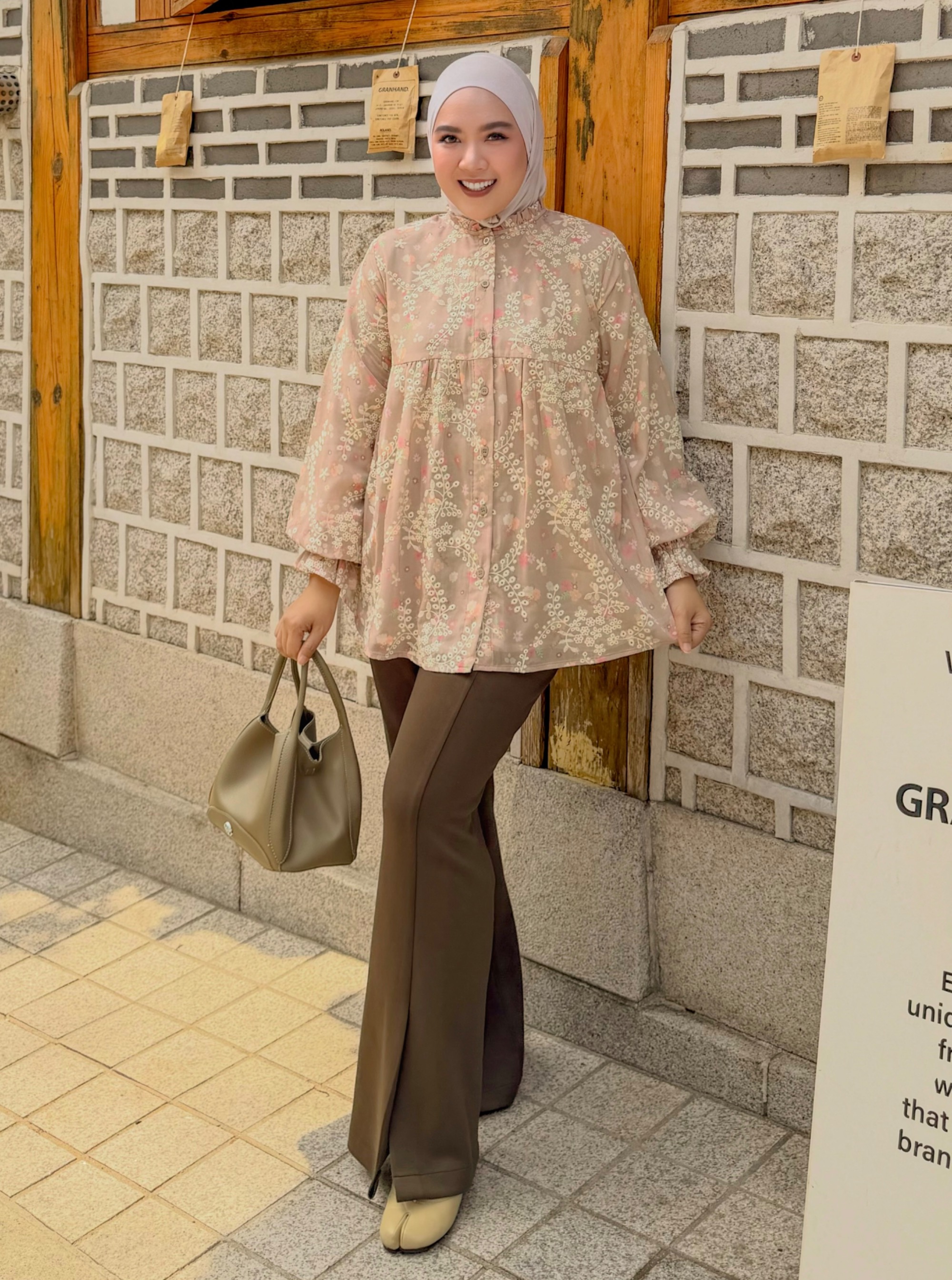 Yoona Embroidery Blouse Granola