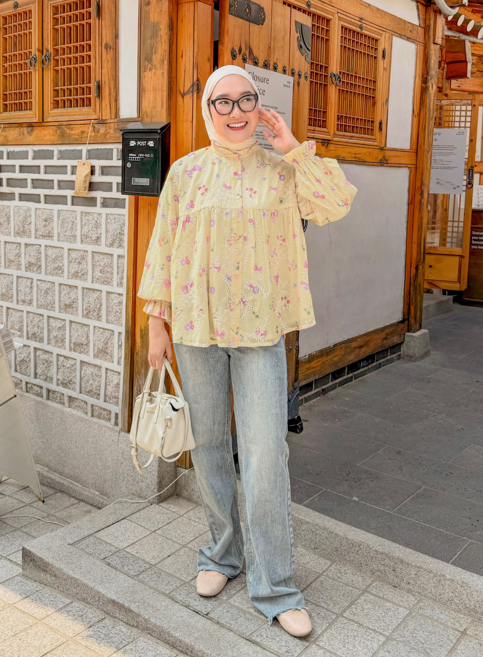 Yoona Embroidery Blouse Canary