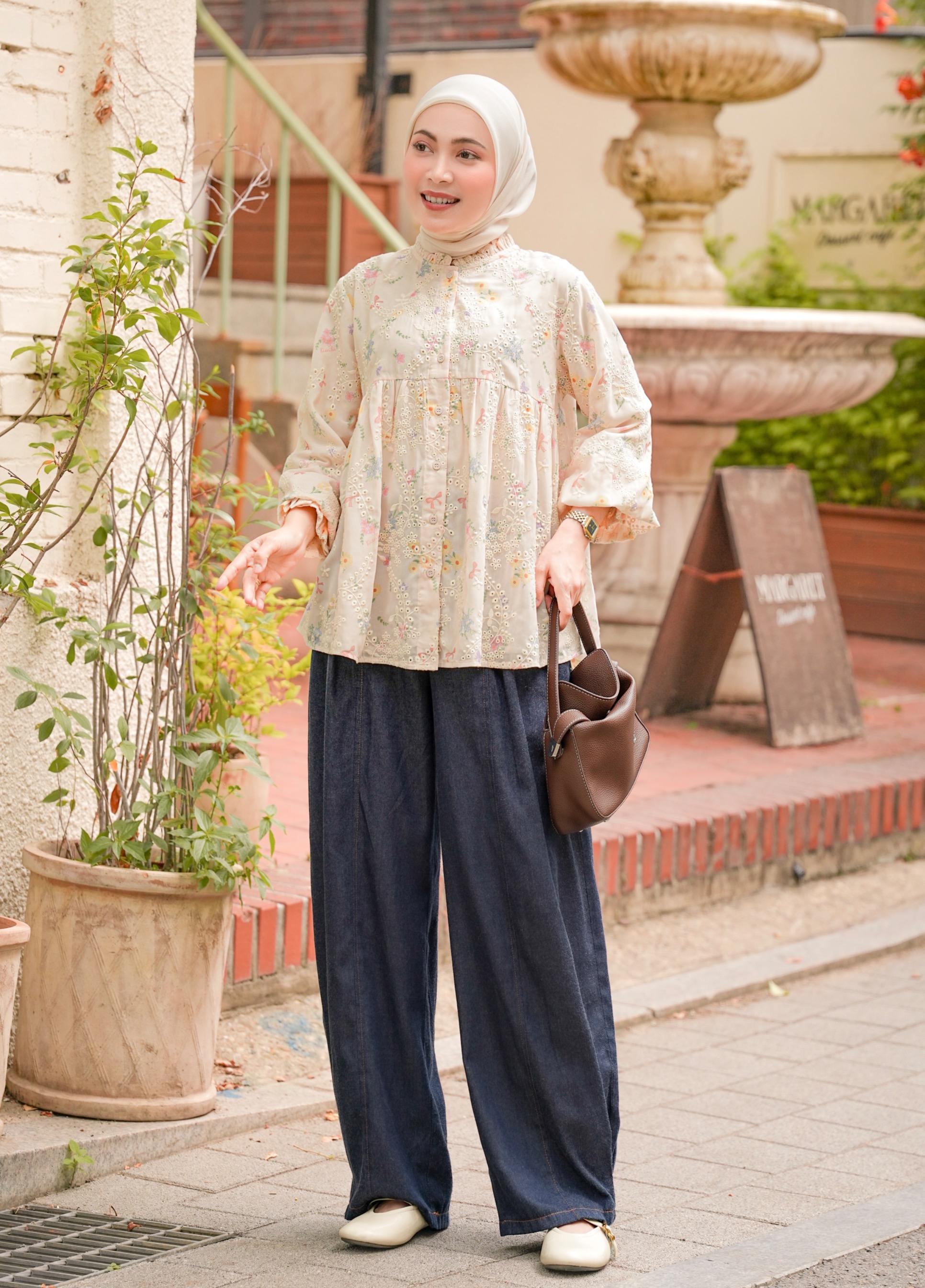Yoona Embroidery Blouse Ivory