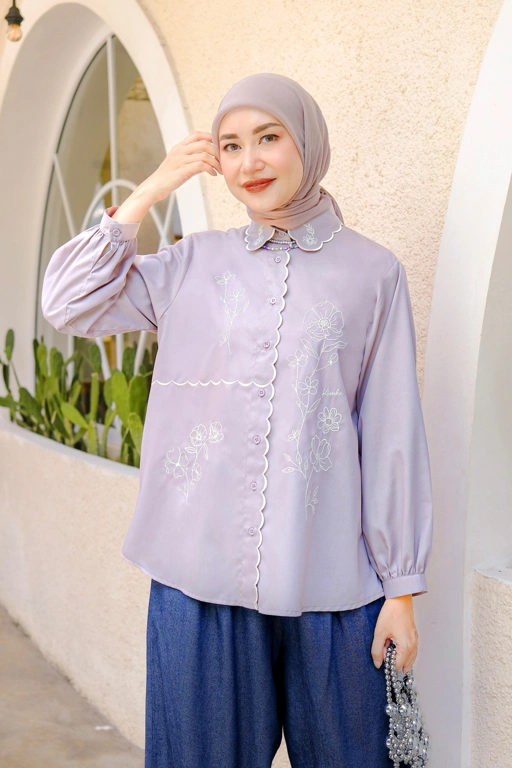 Image of Naira Embroidery Shirt Heather 