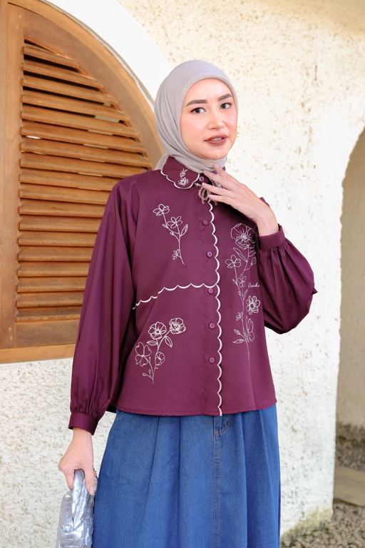 Image of Naira Embroidery Crop Shirt Burgundy 