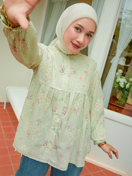 Yoona Embroidery Blouse Minty