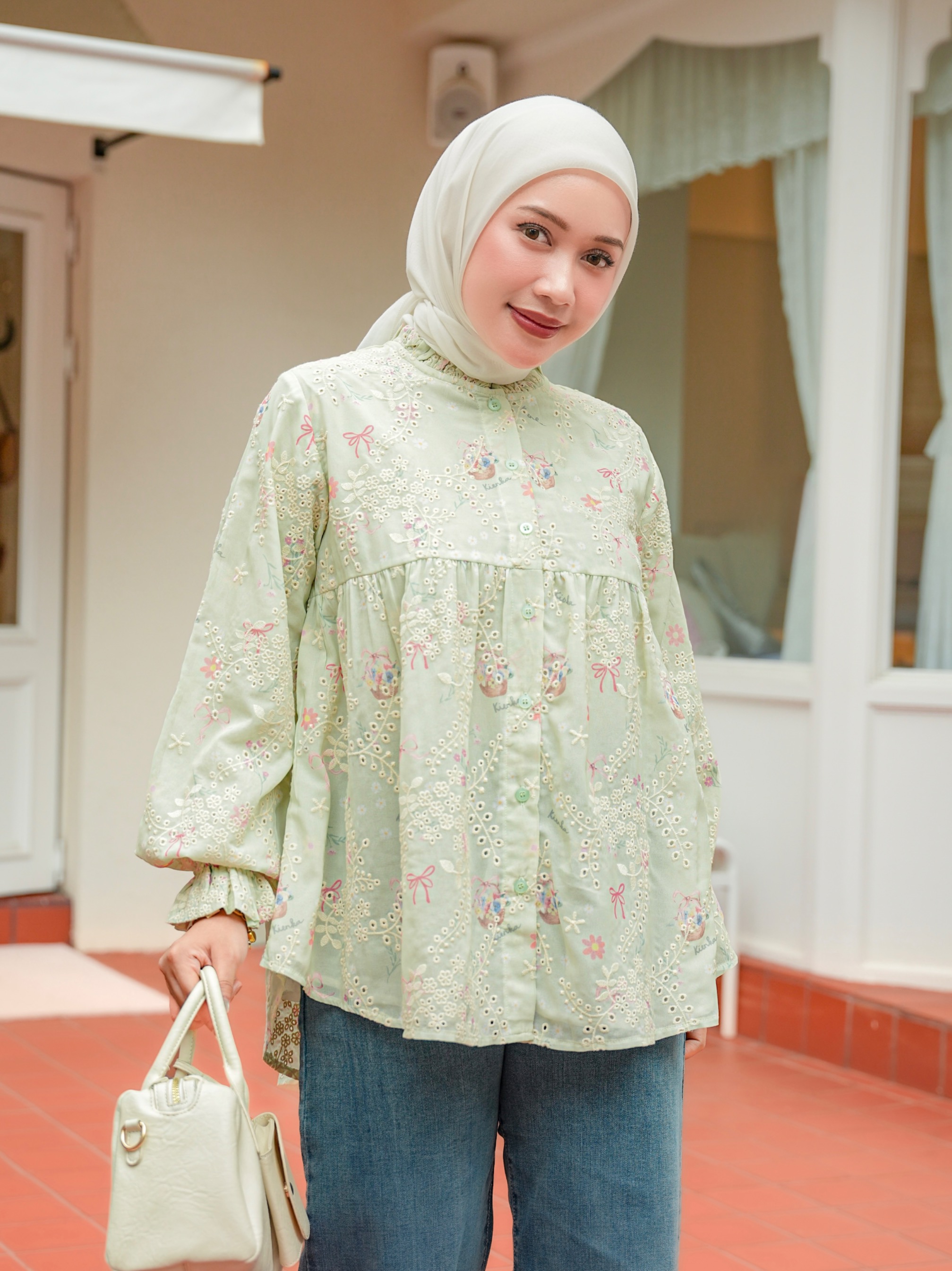 Yoona Embroidery Blouse Minty