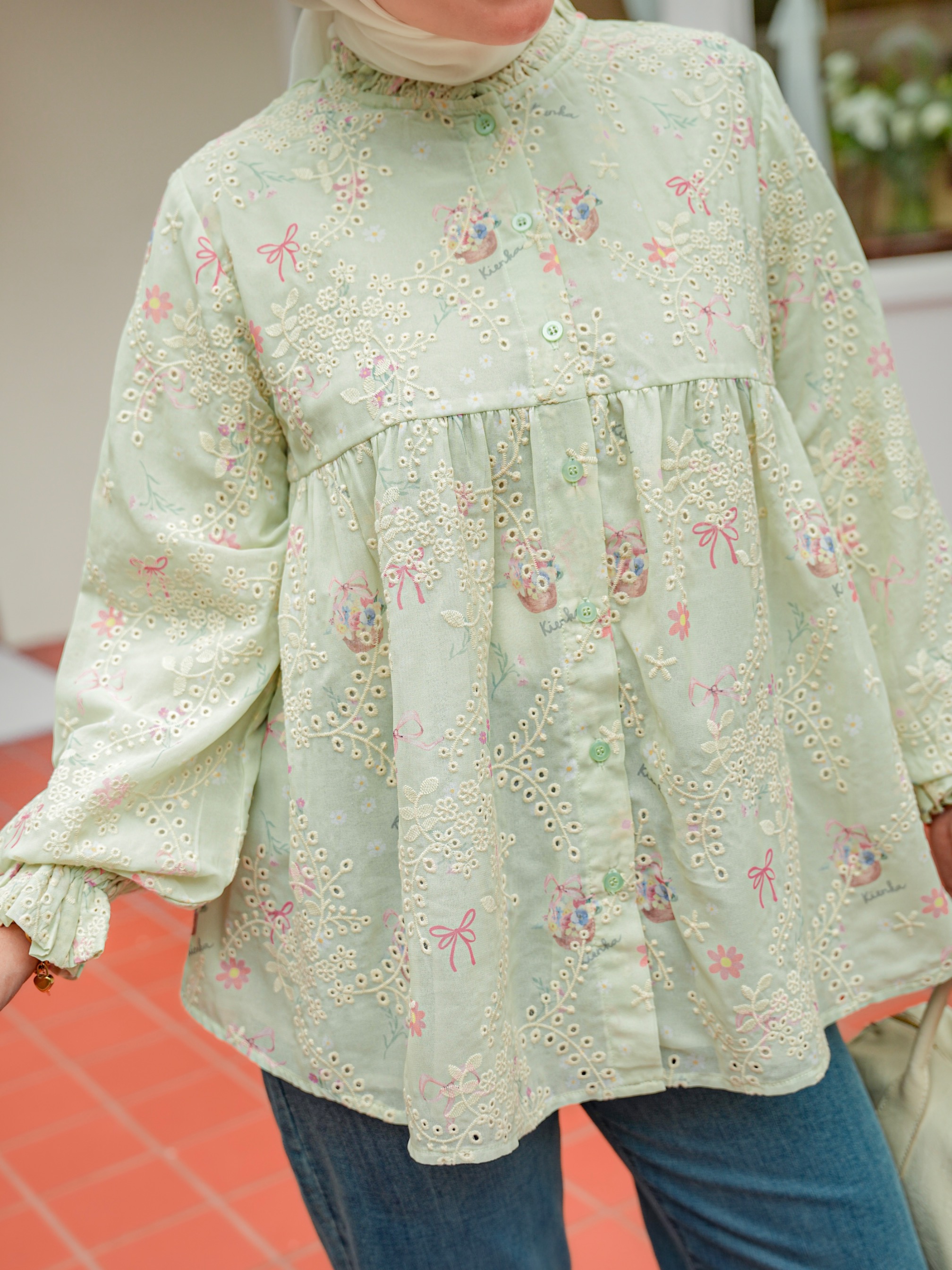 Yoona Embroidery Blouse Minty