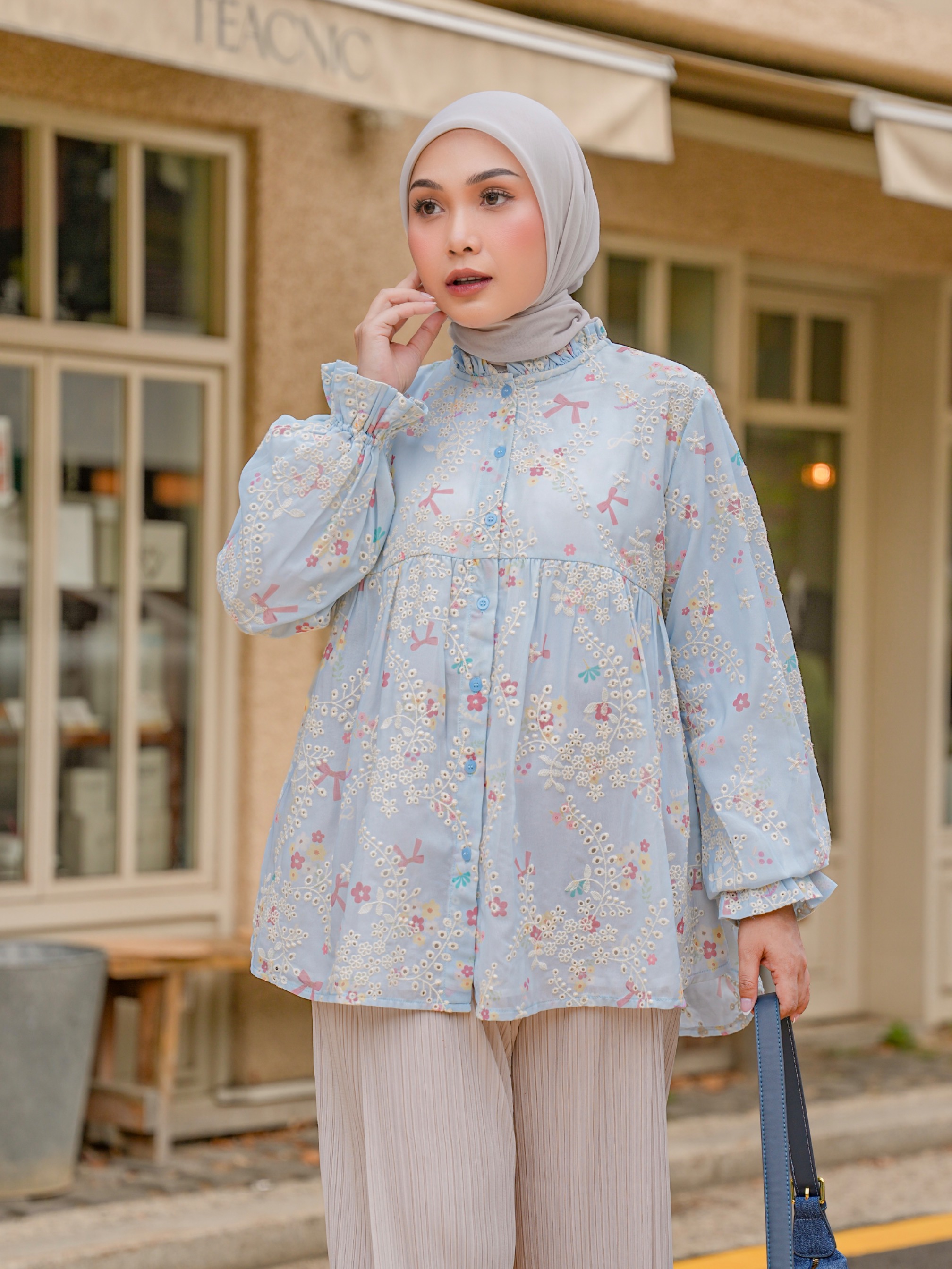 Yoona Embroidery Blouse Airy