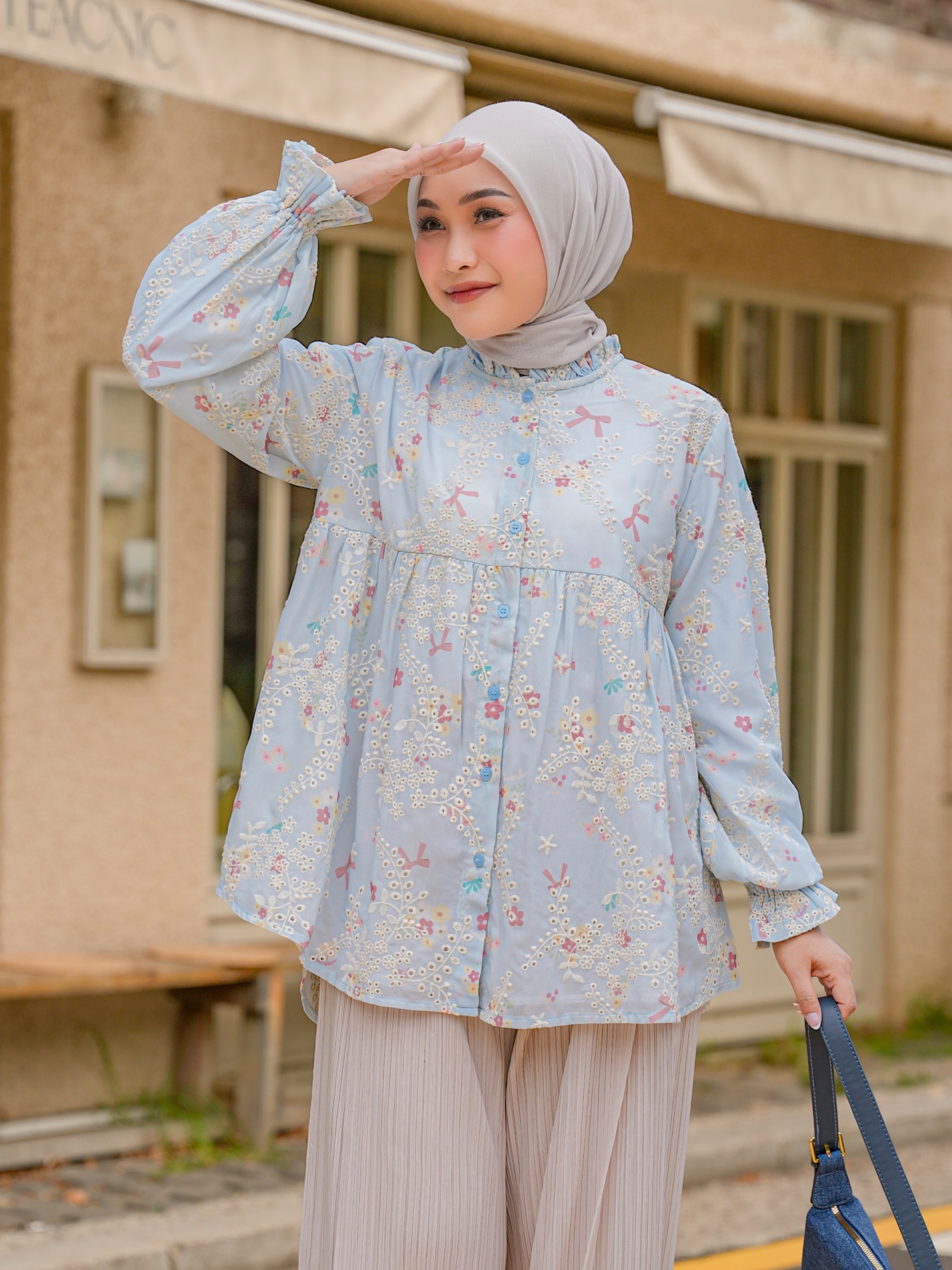 Yoona Embroidery Blouse Airy