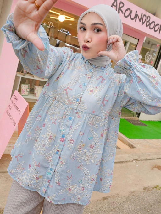 Yoona Embroidery Blouse Airy