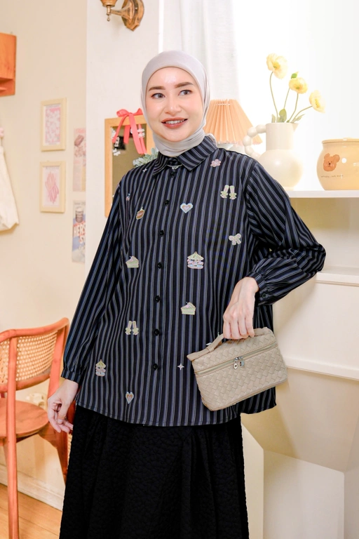 Image of Sasha Embroidery Shirt Onyx