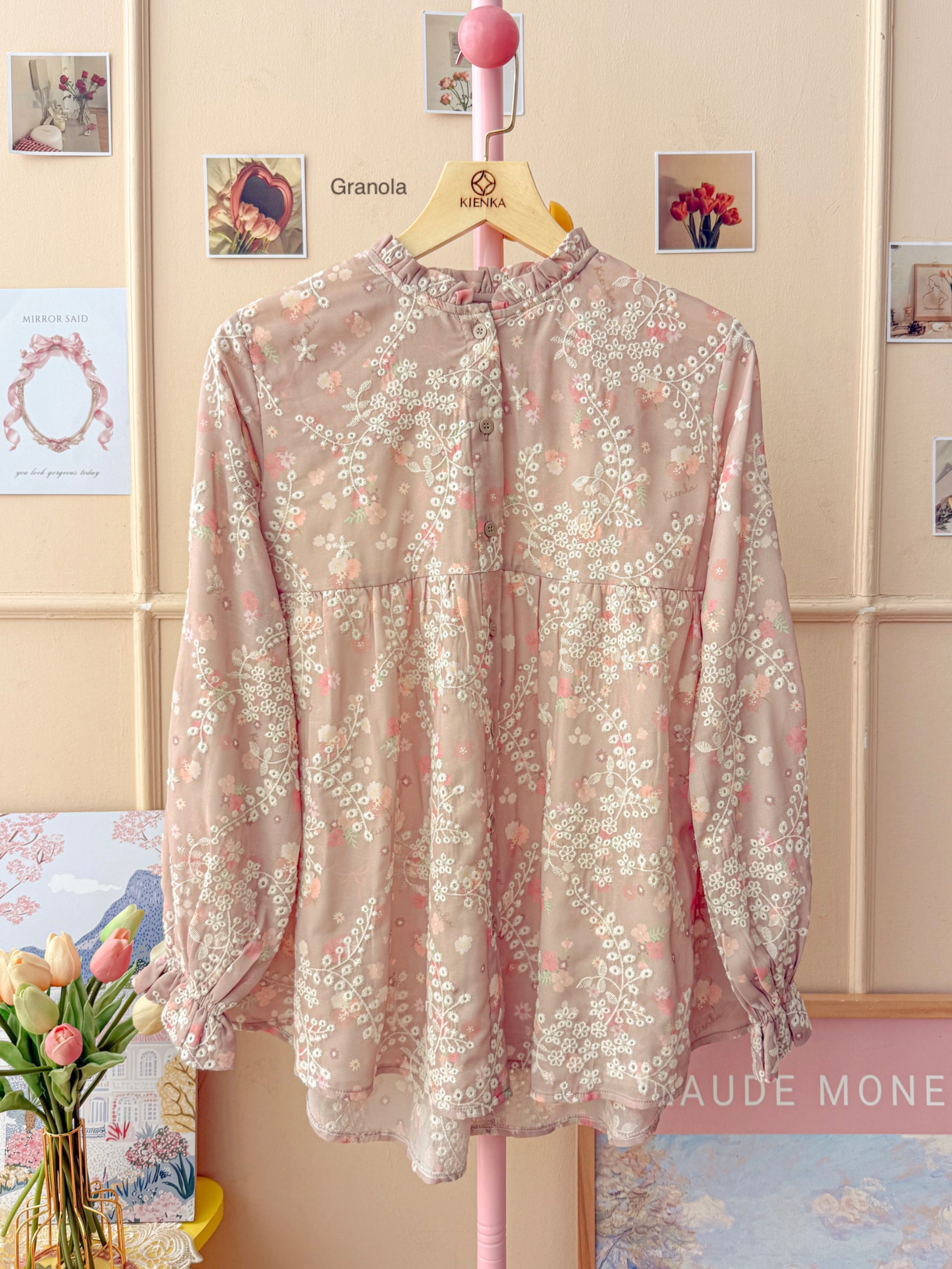 Yoona Embroidery Blouse Granola