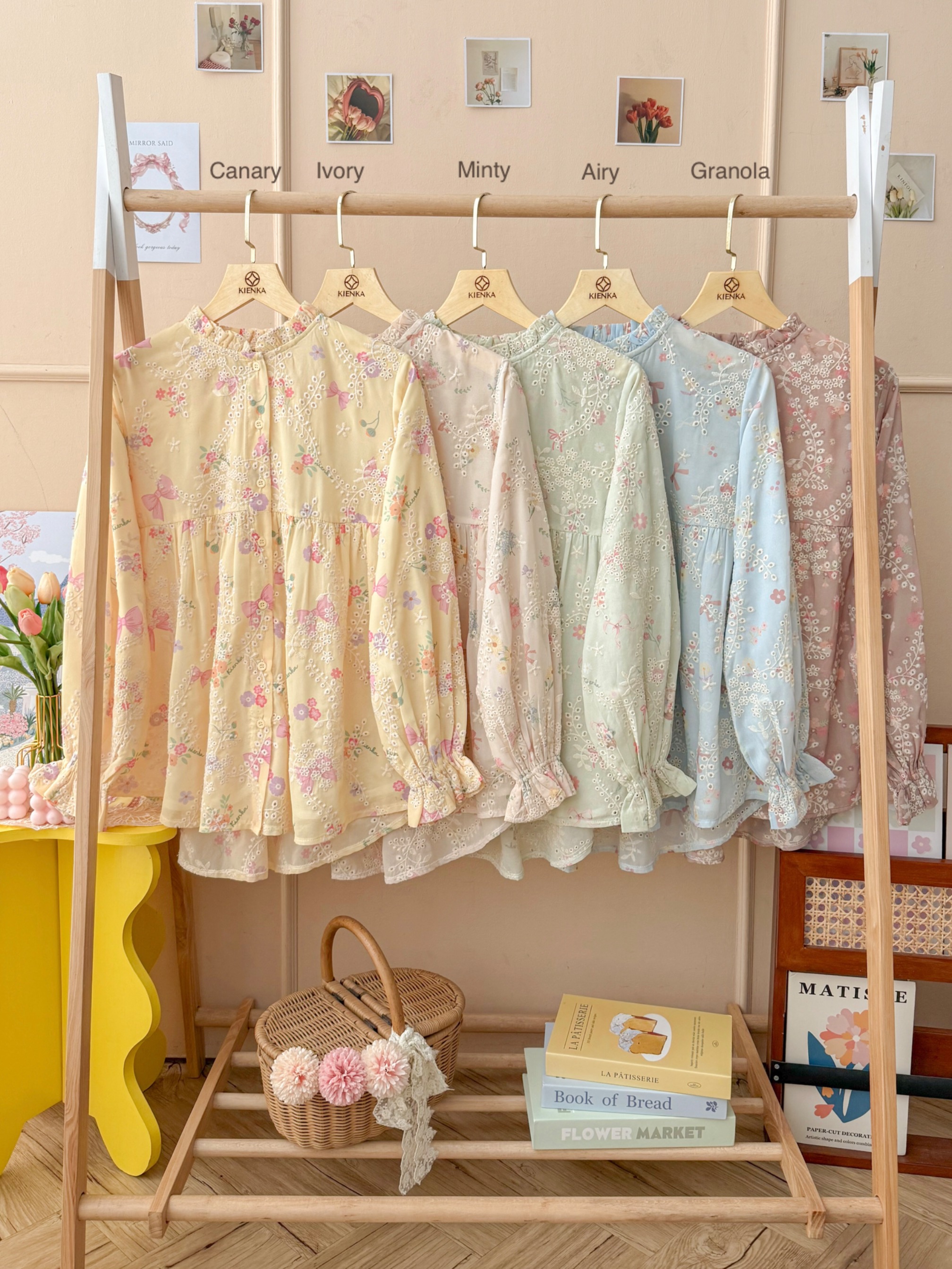Yoona Embroidery Blouse Ivory