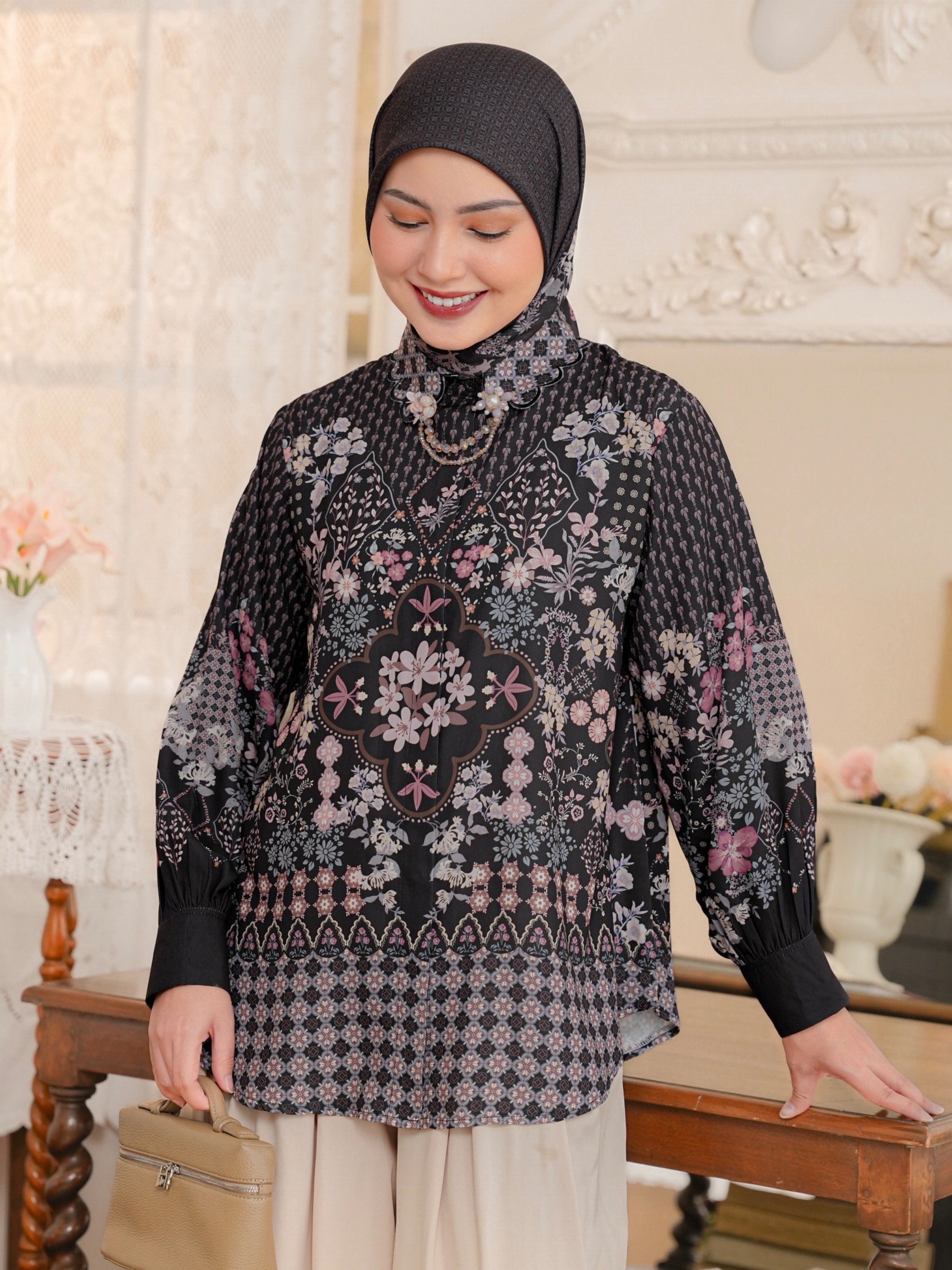 Aurelie Blouse Ebony