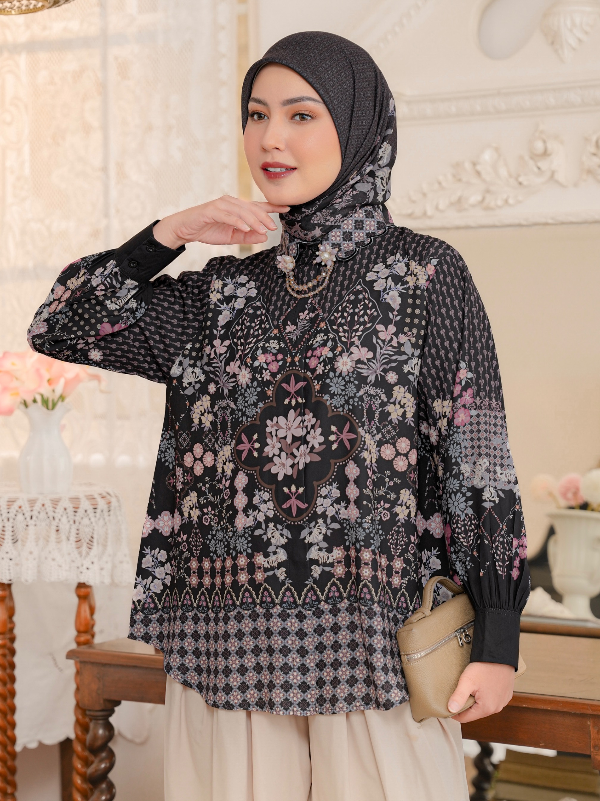 Aurelie Blouse Ebony