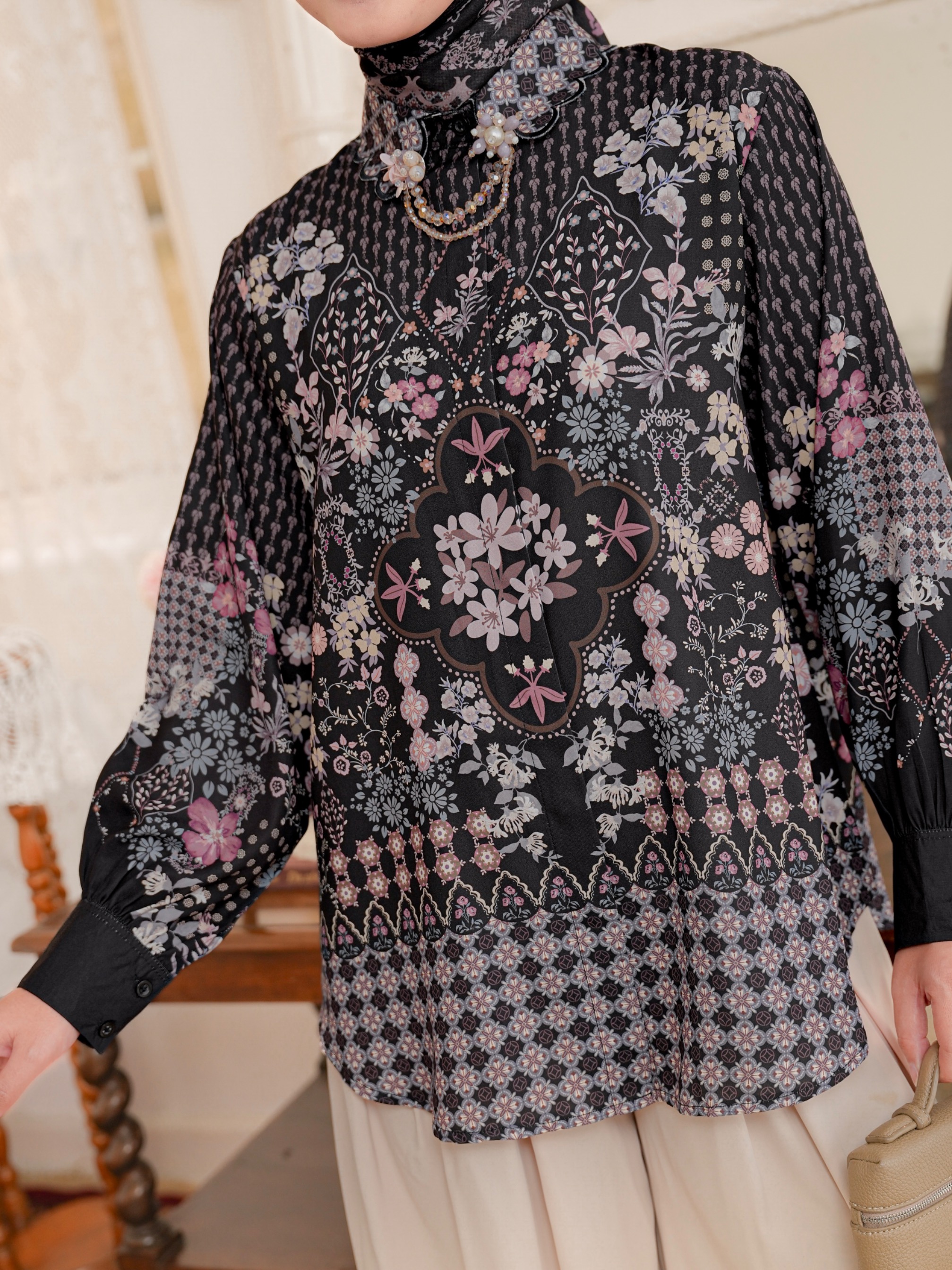 Aurelie Blouse Ebony