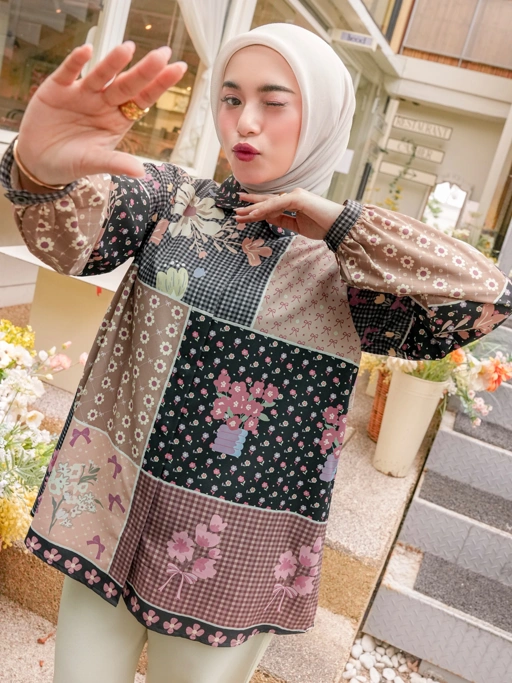 Seiya Blouse Ebony