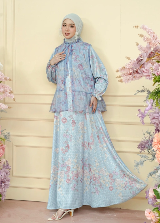 Image of Ansaira Dress Ibu Tiffany