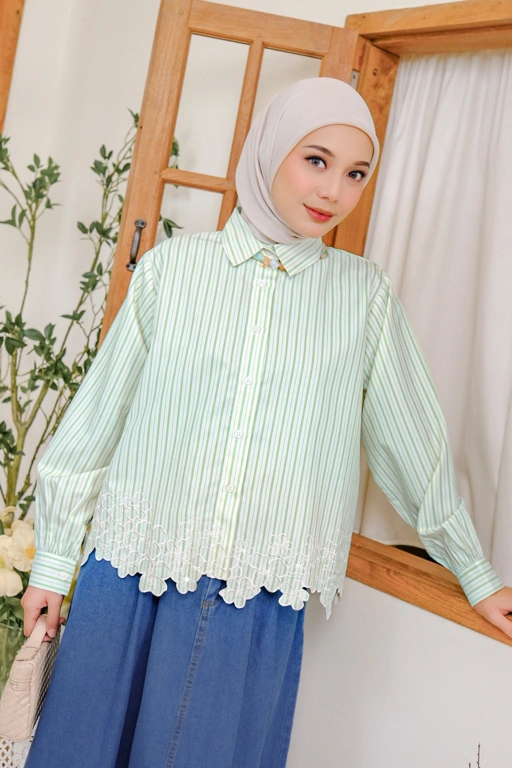 Image of Becca Embroidery Shirt Crop Green Tea