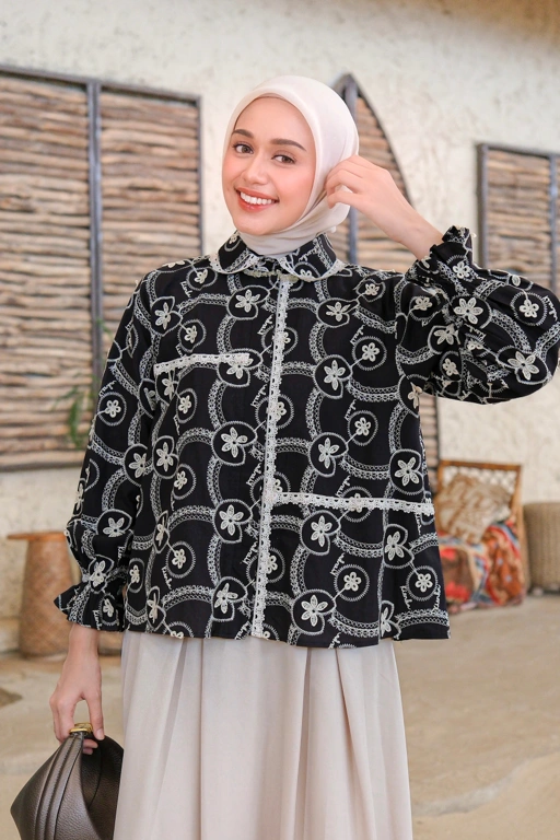 Image of Viona Shirt Crop Onyx