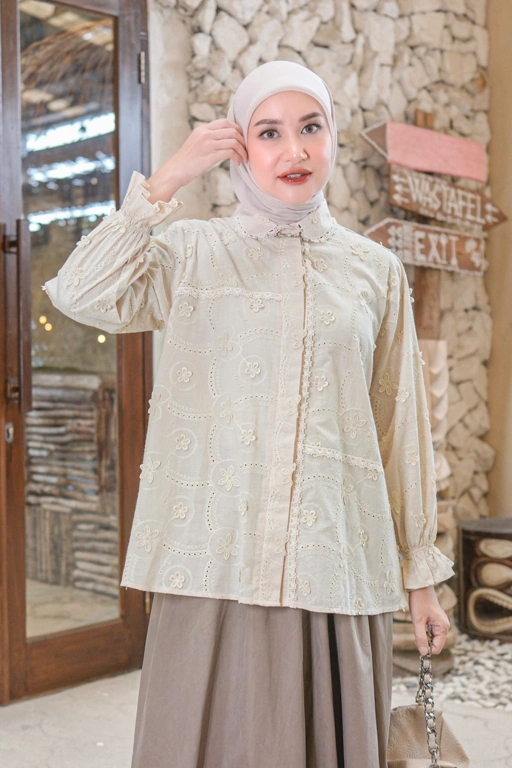Image of Viona Shirt Creamy