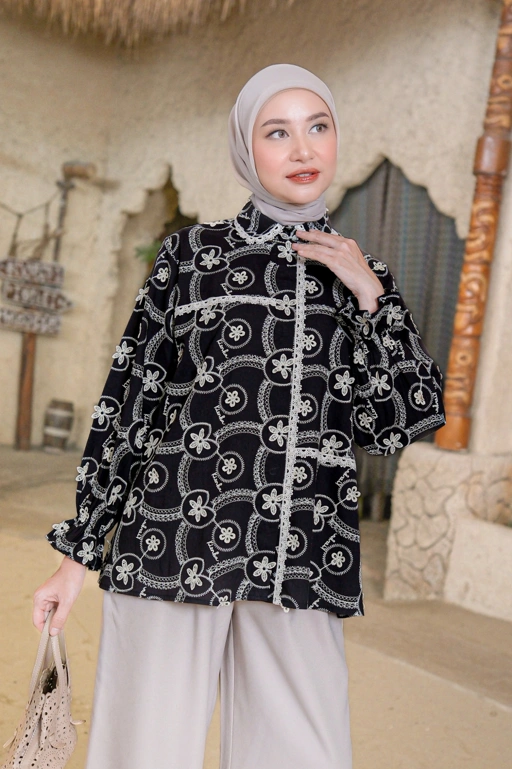 Image of Viona Shirt Onyx