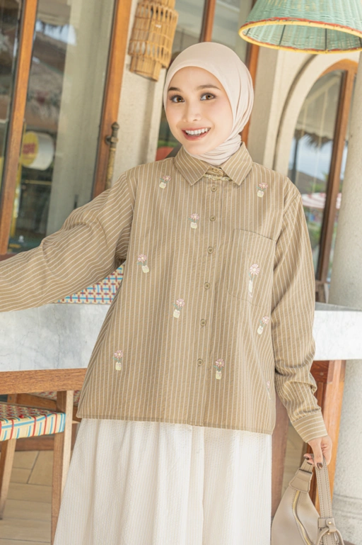 Image of Aruna Embroidery Shirt Crop Tawny