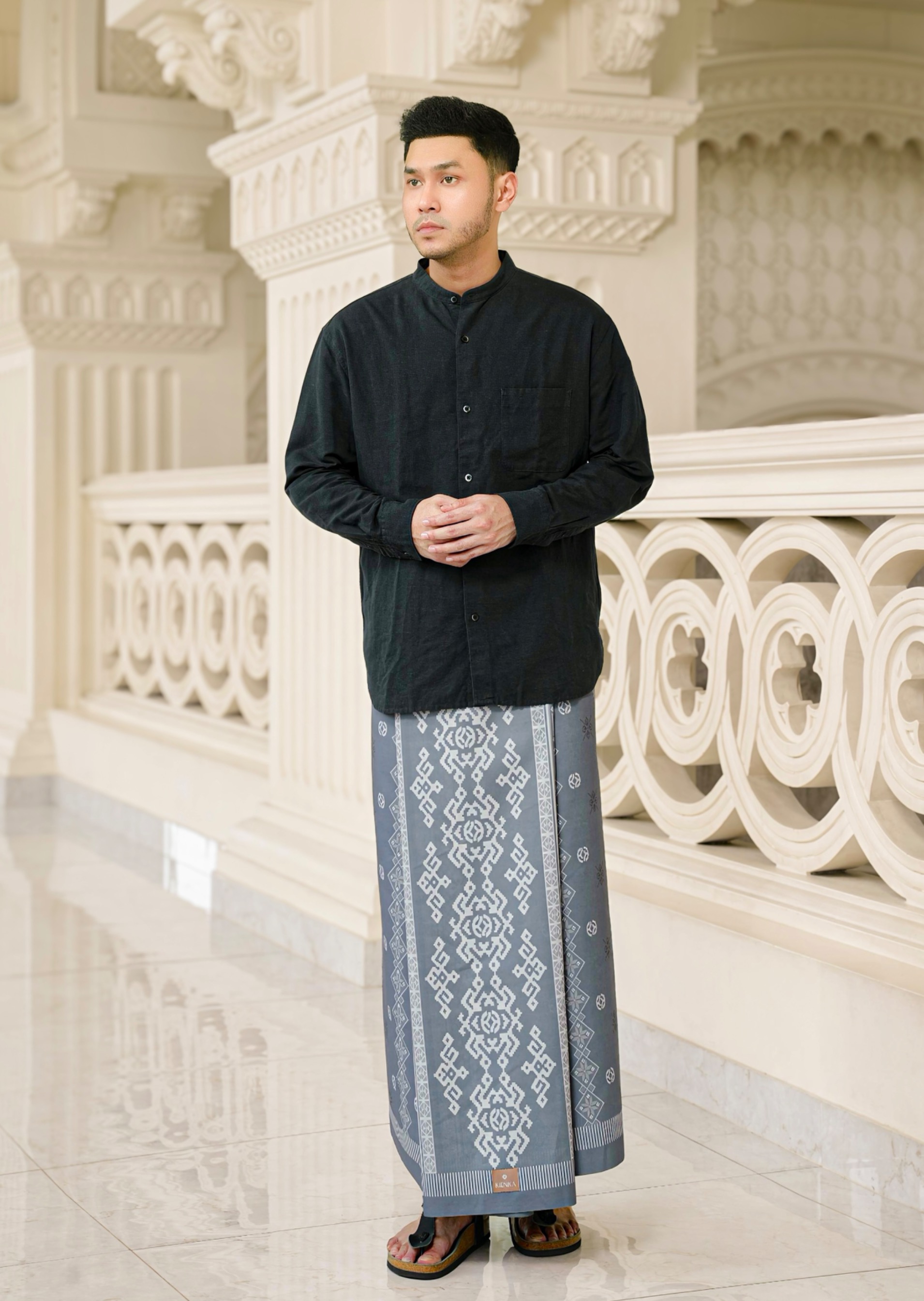Nawasena Sarung Griss