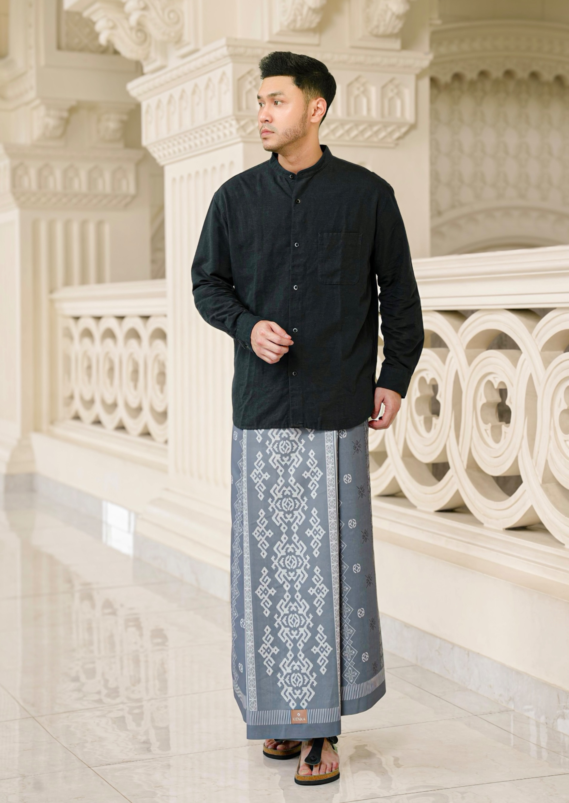 Nawasena Sarung Griss