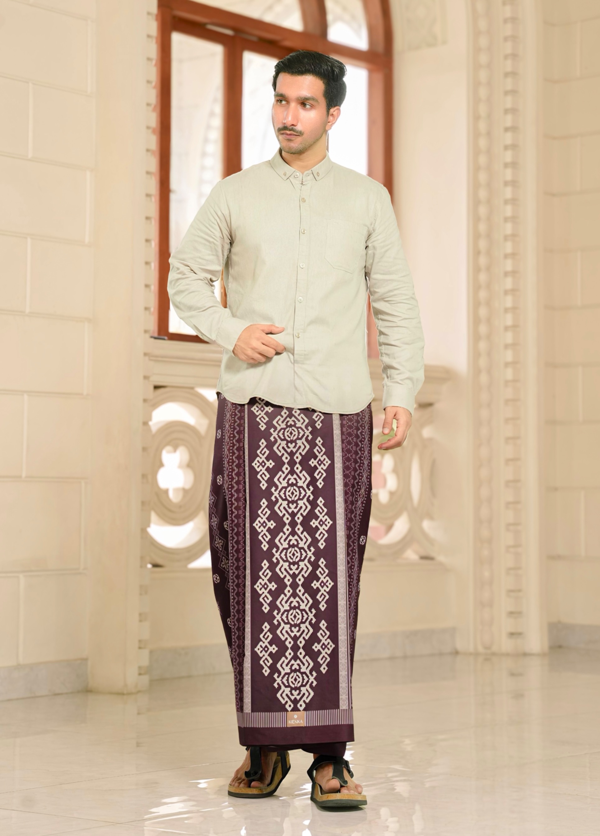 Nawasena Sarung Mahogany