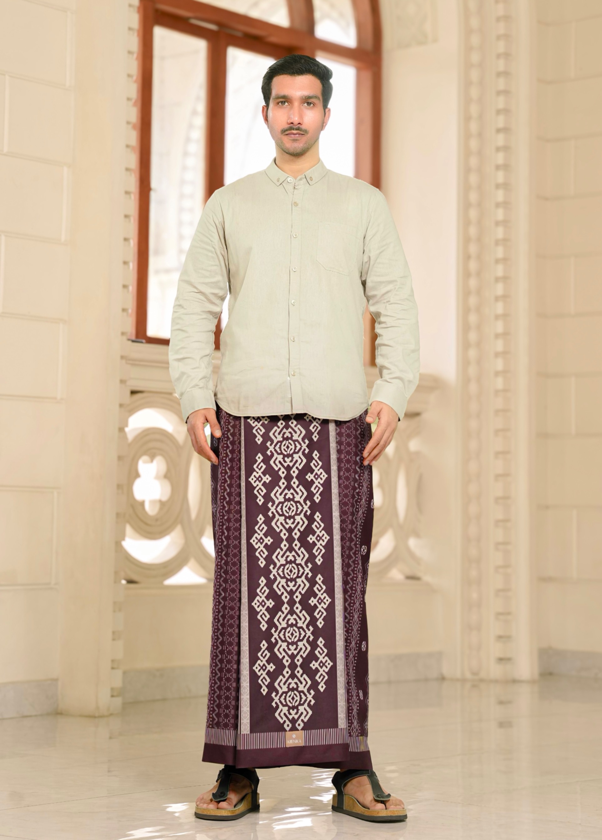 Nawasena Sarung Mahogany