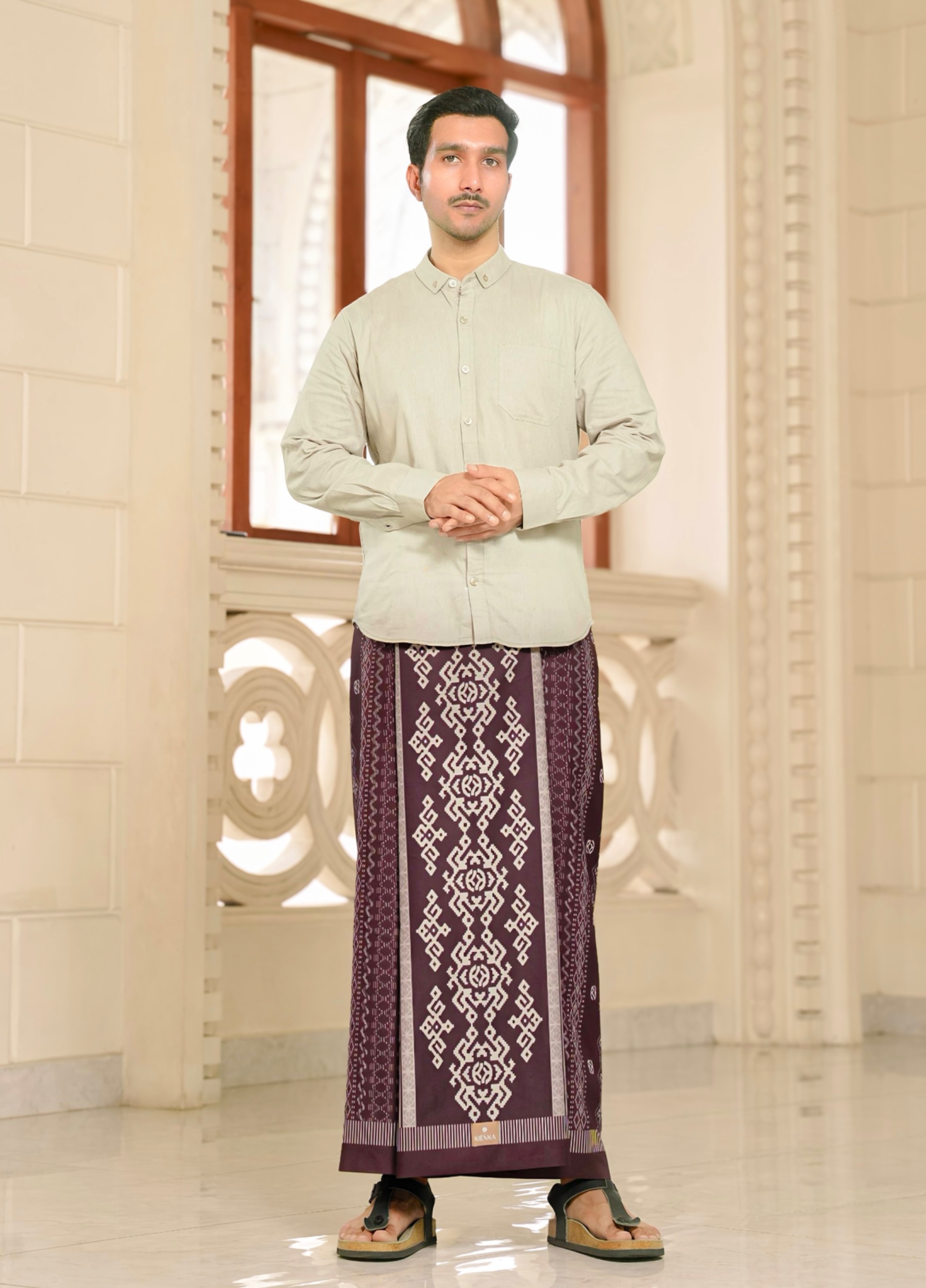 Nawasena Sarung Mahogany