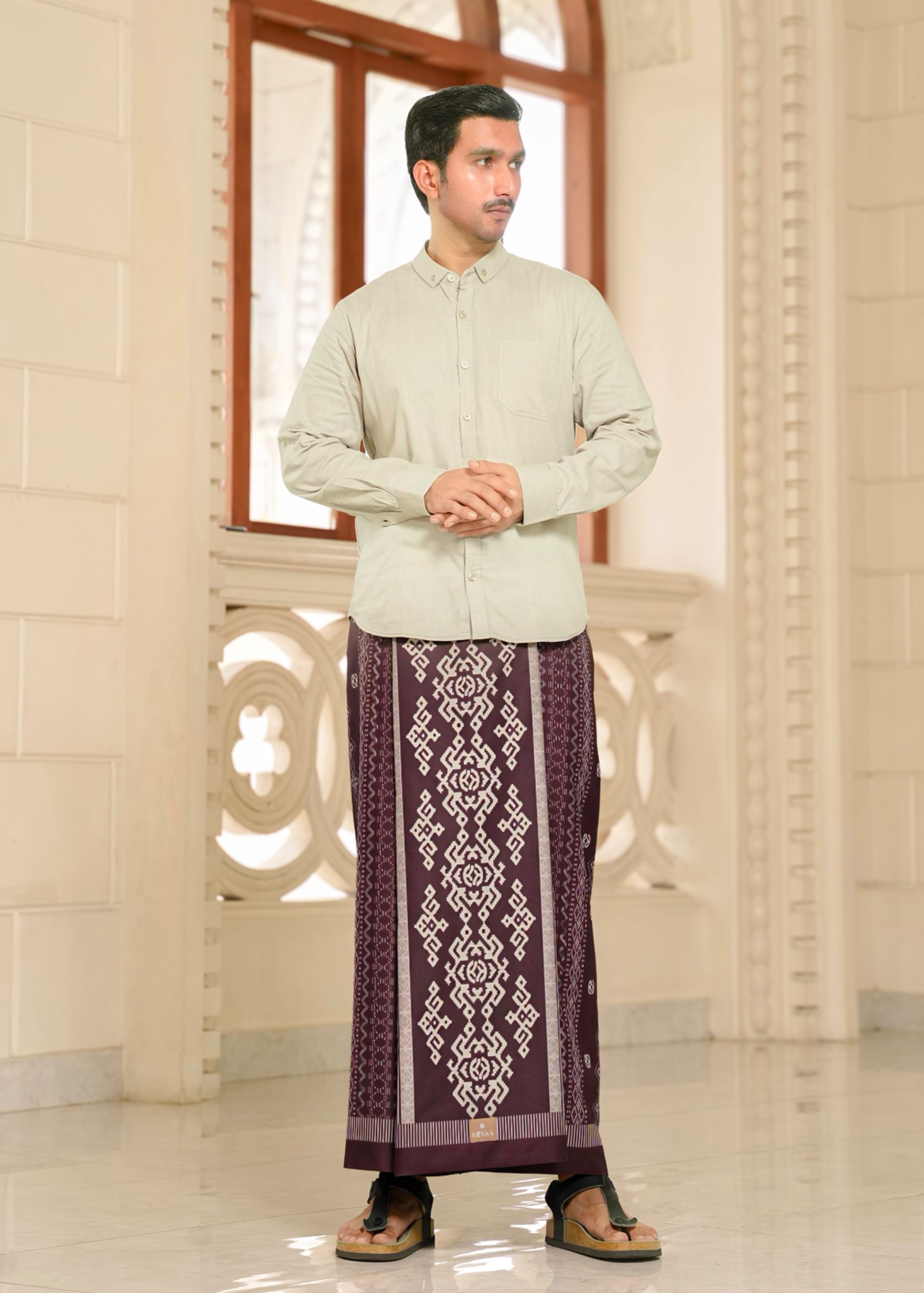 Nawasena Sarung Mahogany