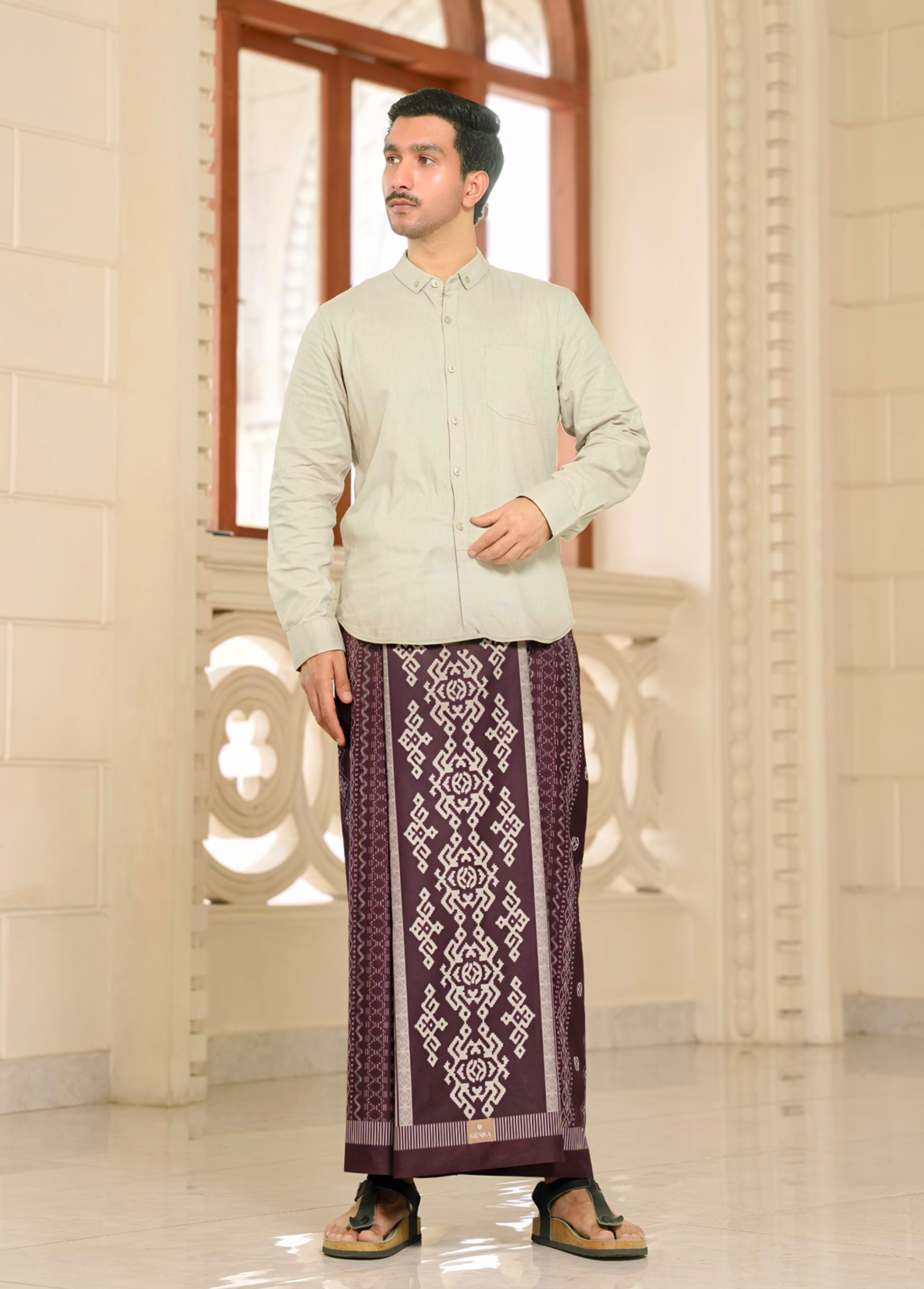 Nawasena Sarung Mahogany