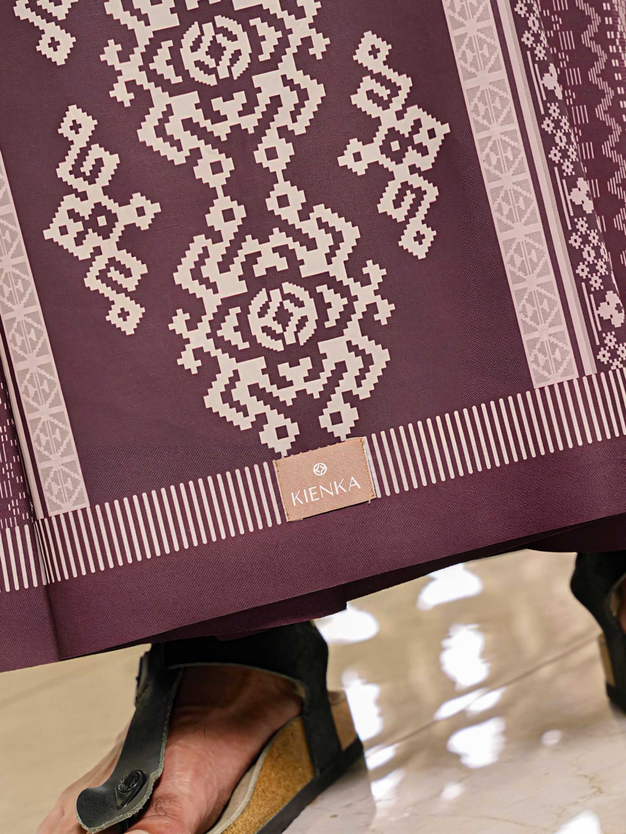 Nawasena Sarung Mahogany