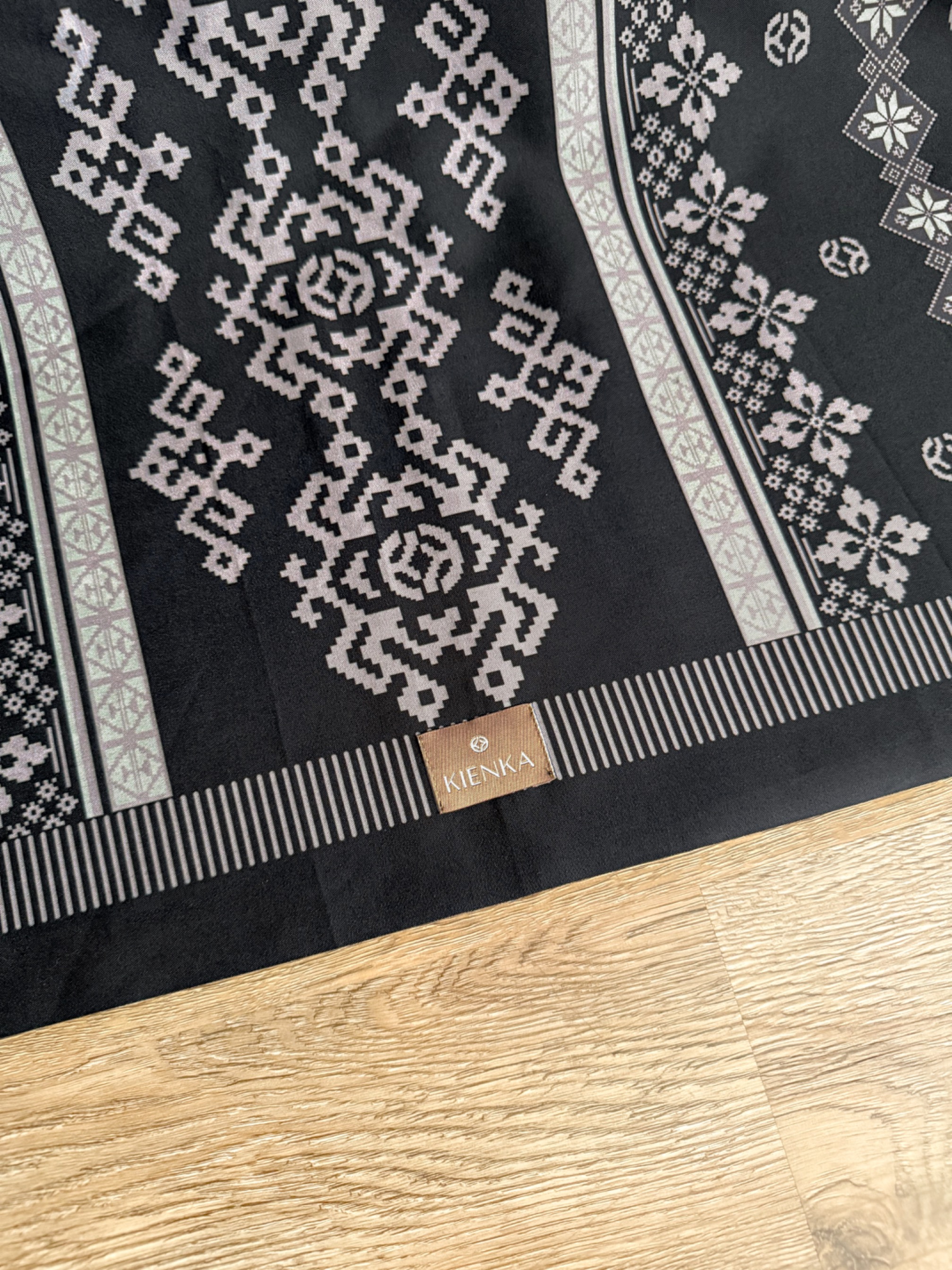 Nawasena Sarung Onyx