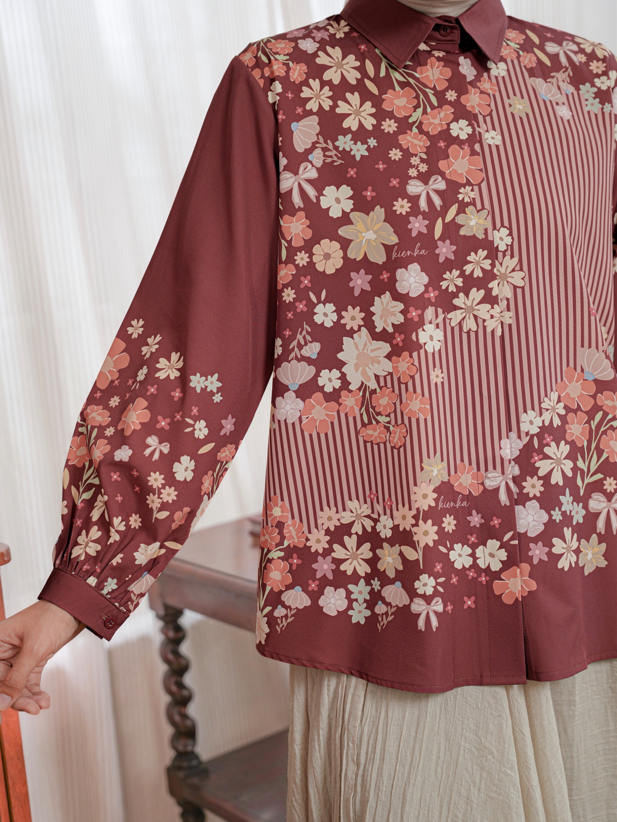 Arumi Blouse Mahogany