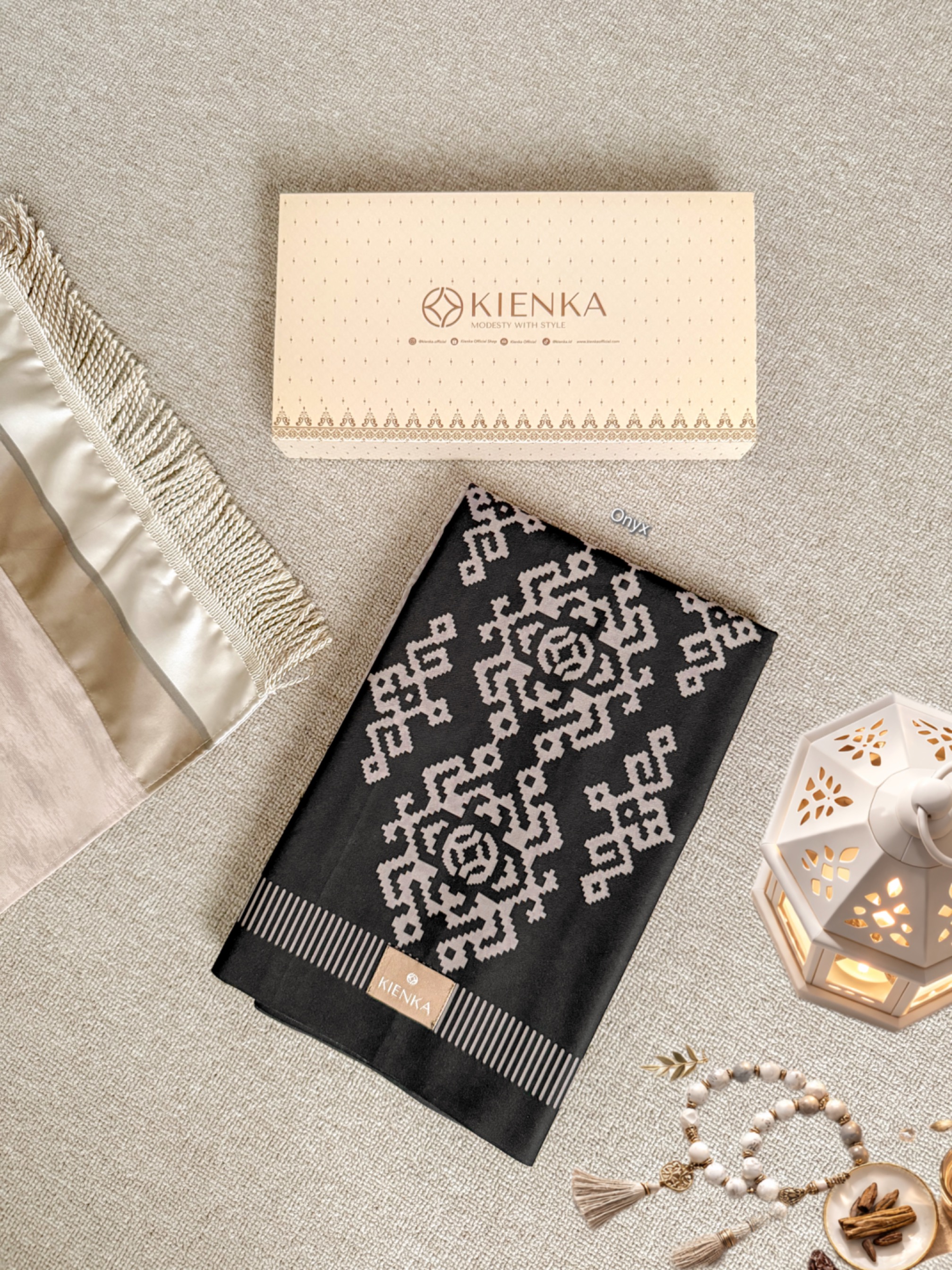Nawasena Sarung Onyx