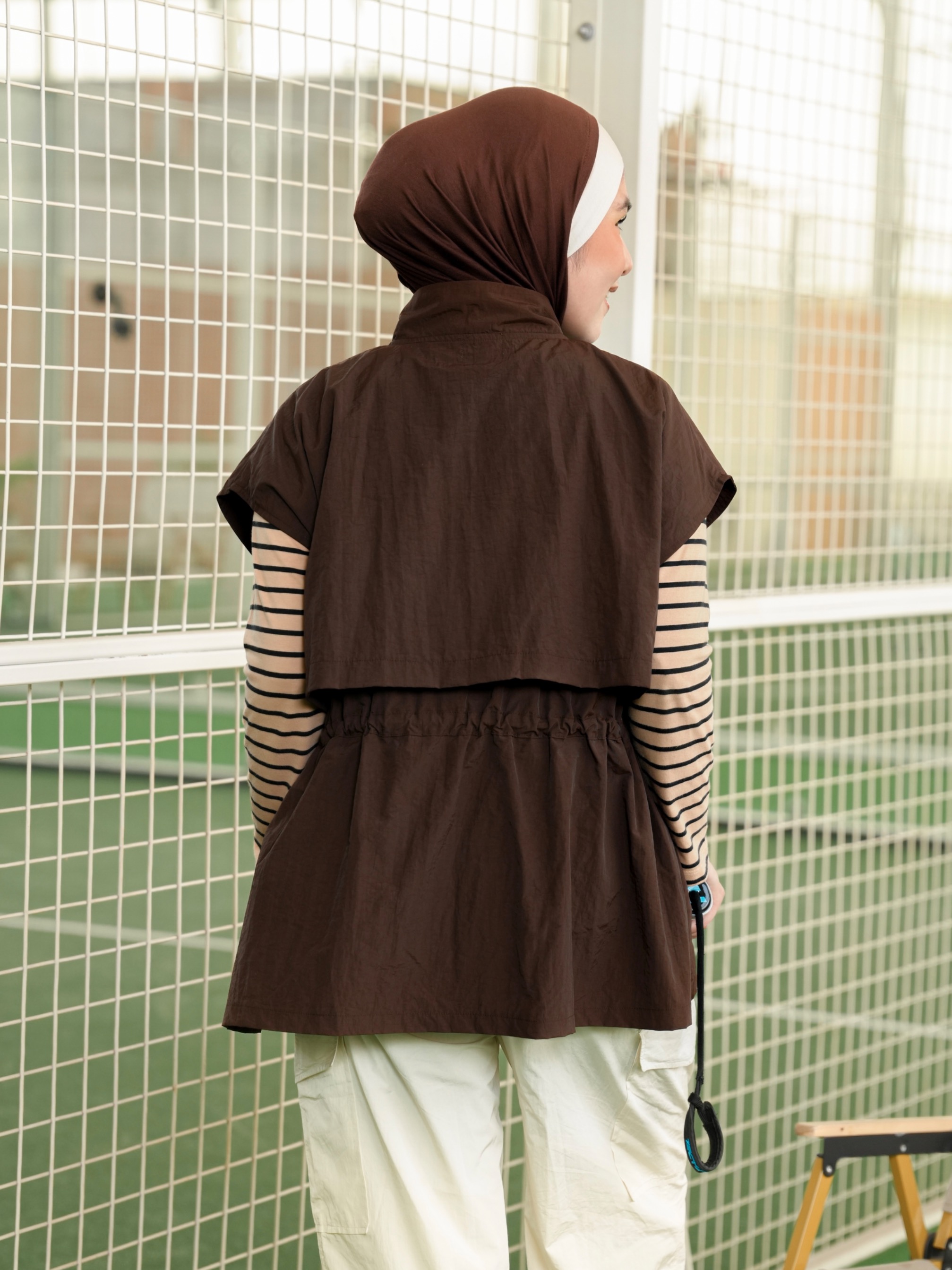 Lany Vest Activewear Coffee