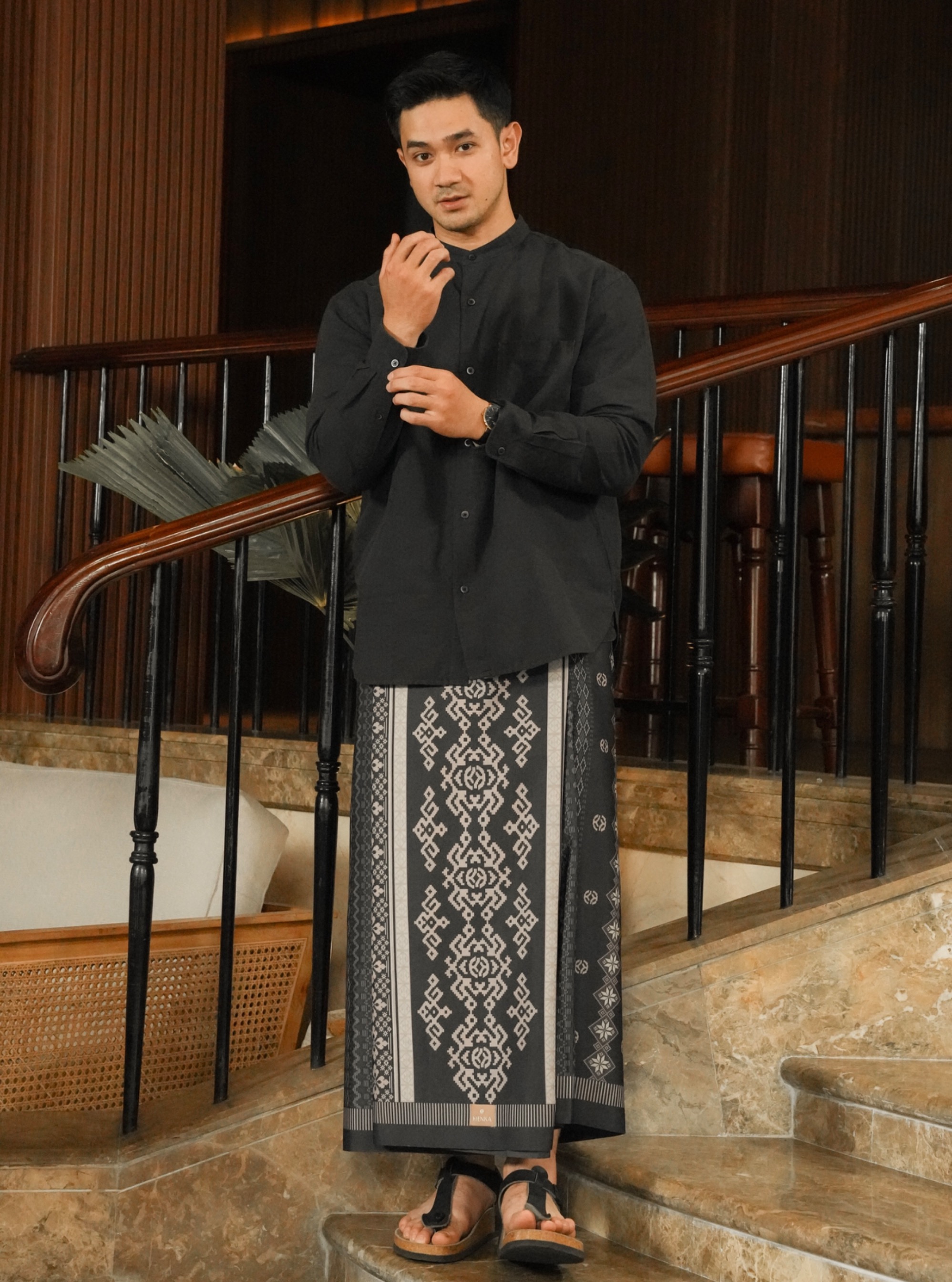 Nawasena Sarung Onyx