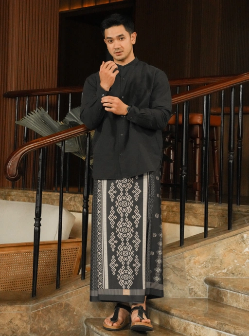 Image of Nawasena Sarung Onyx