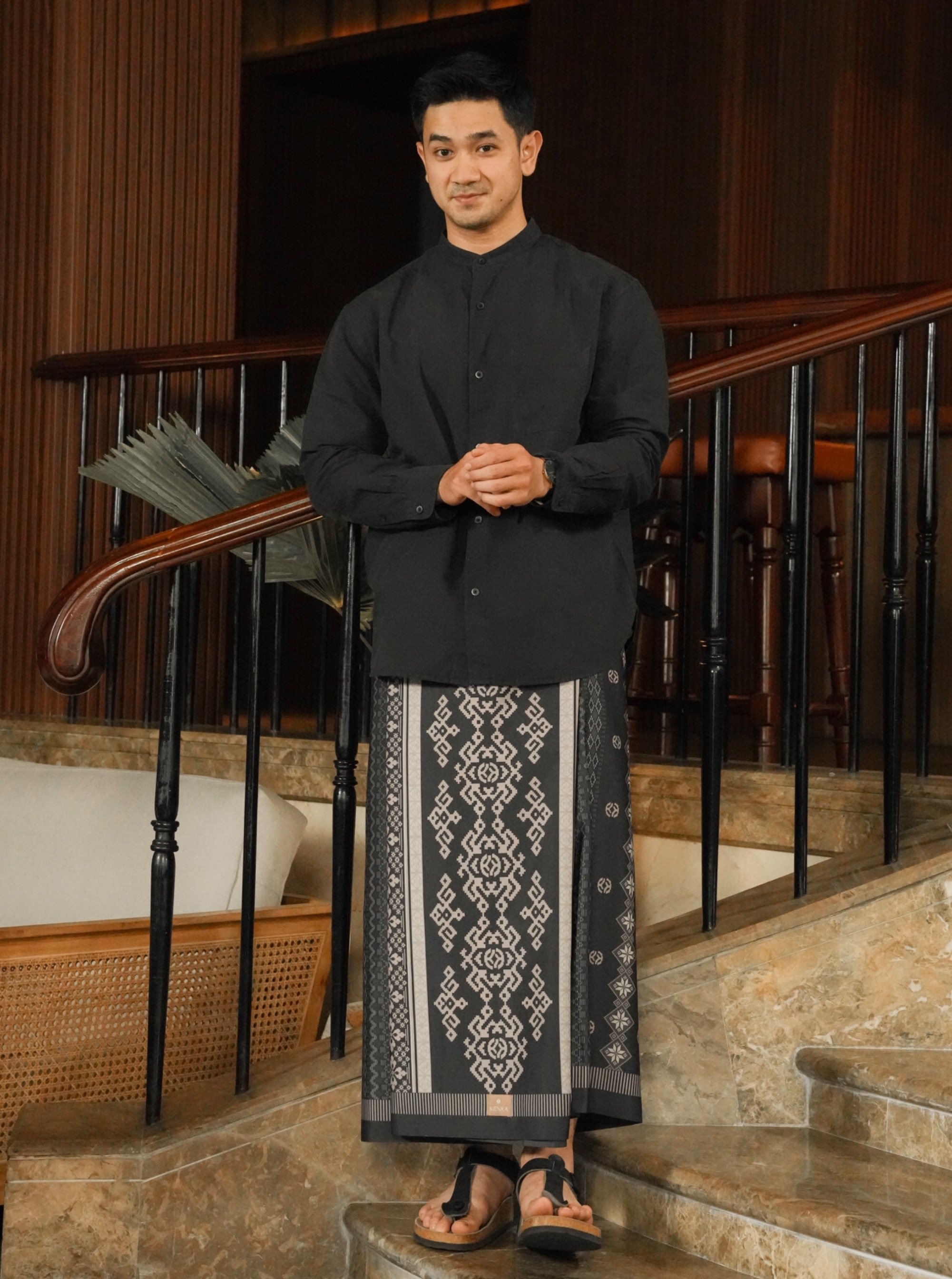 Nawasena Sarung Onyx