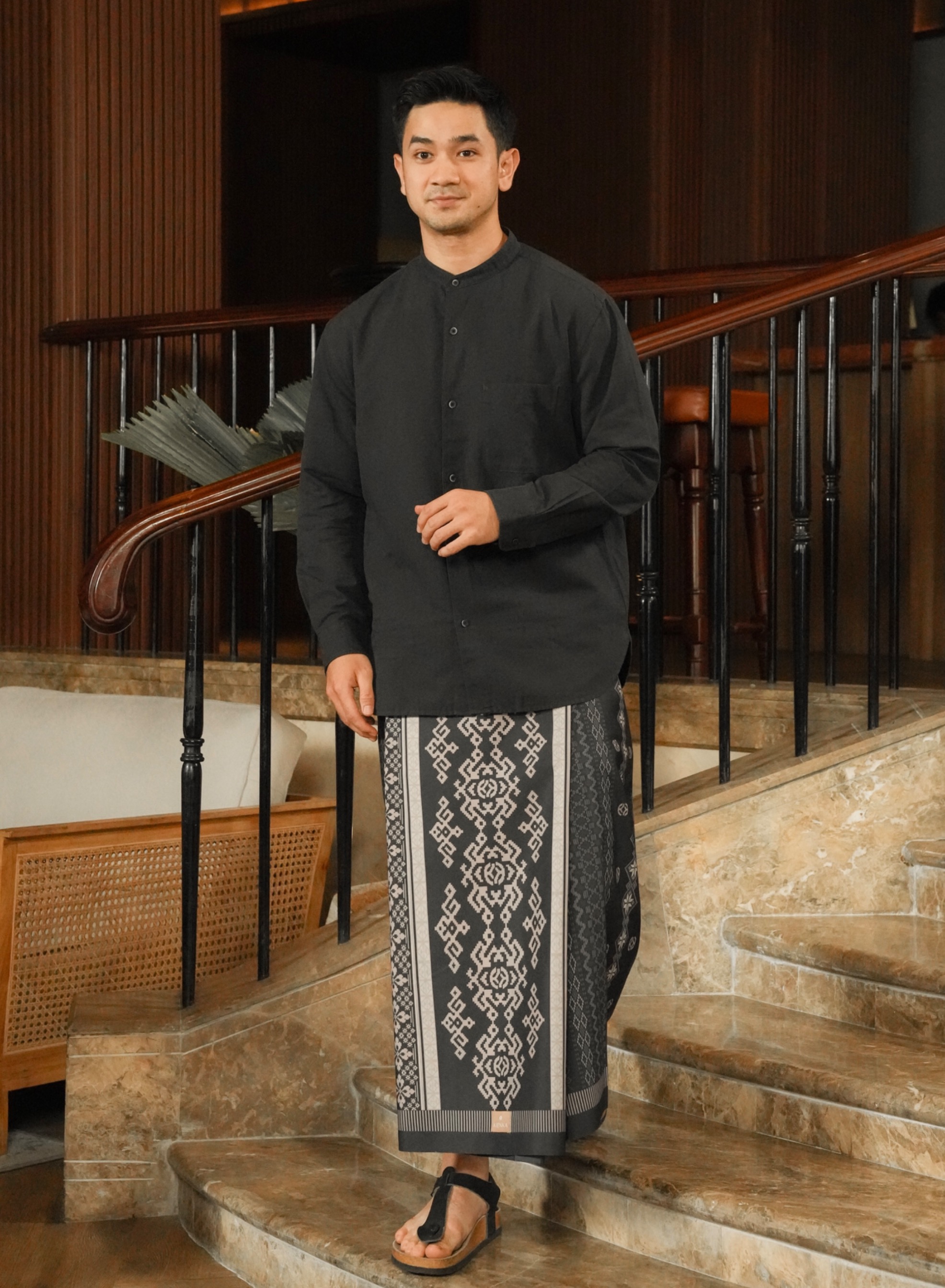 Nawasena Sarung Onyx