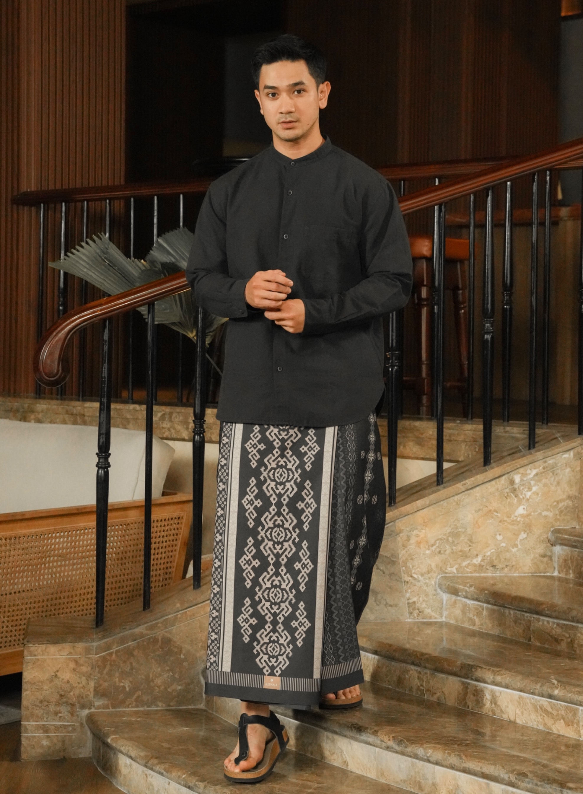 Nawasena Sarung Onyx