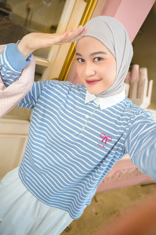 Image of Chia Stripe Shirt Crop Tiffany