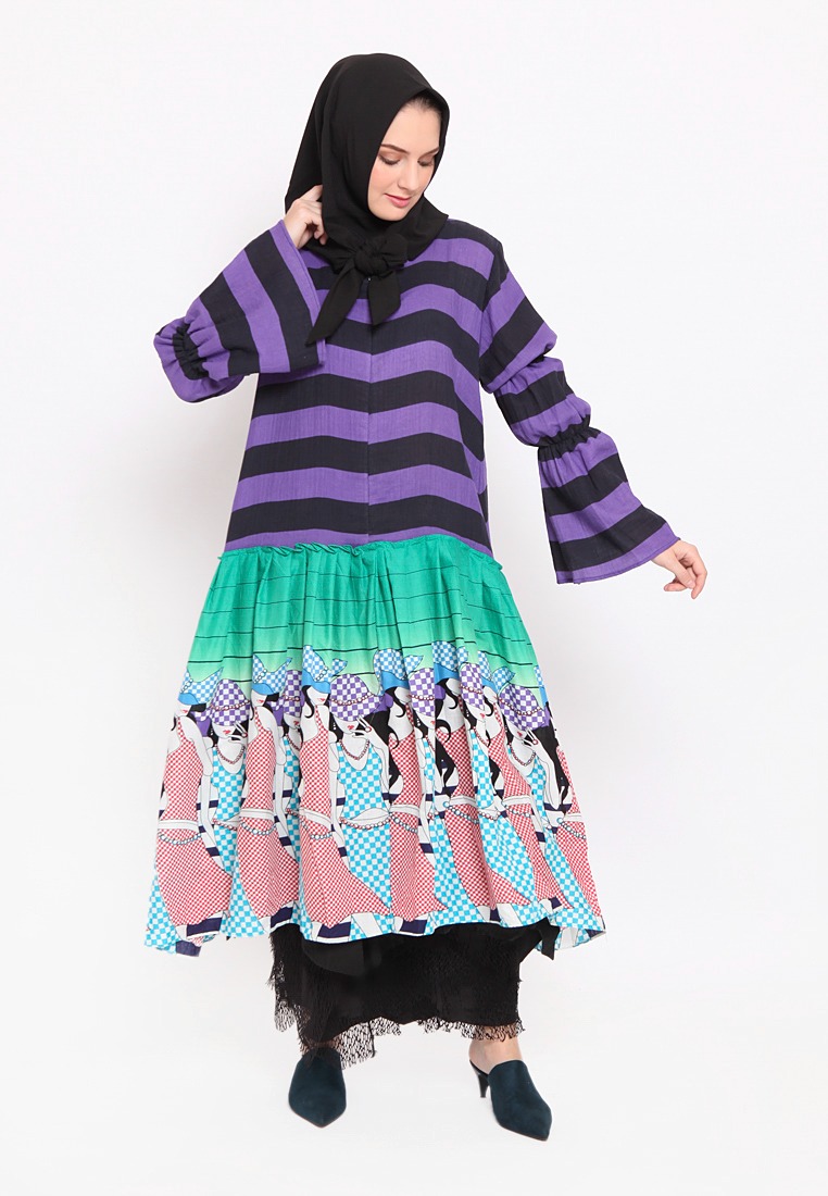 Lady On Stripe Dress