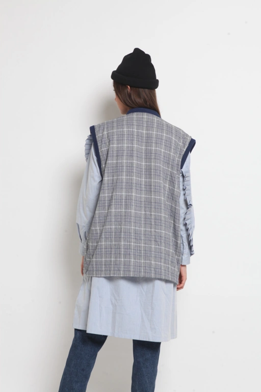 Image of Wringkle Vest Tartan Grey