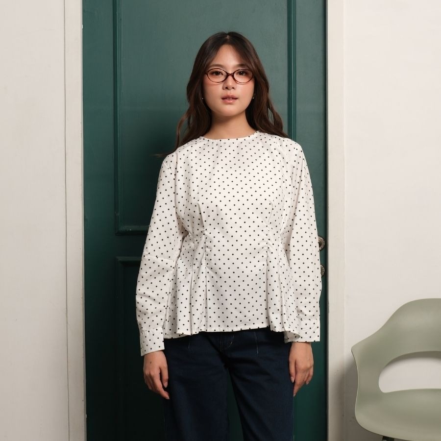 GIYOMI - Maya Blouse - Kemeja Wanita - Kemeja Bahan Soft Poly - Blouse Polkadot Peplum