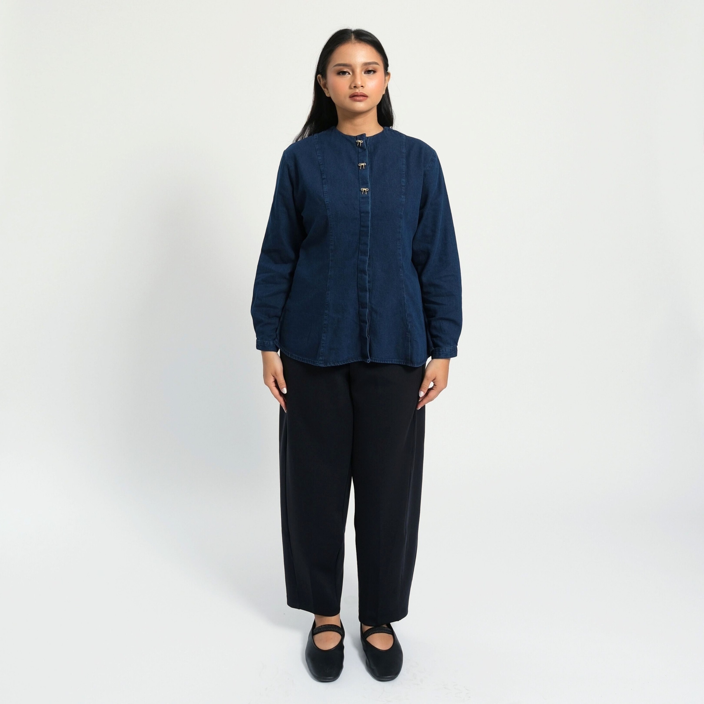 GIYOMI ID - Ava Blouse / Kemeja Wanita / Kemeja Bahan Denim / Baju Atasan Wanita